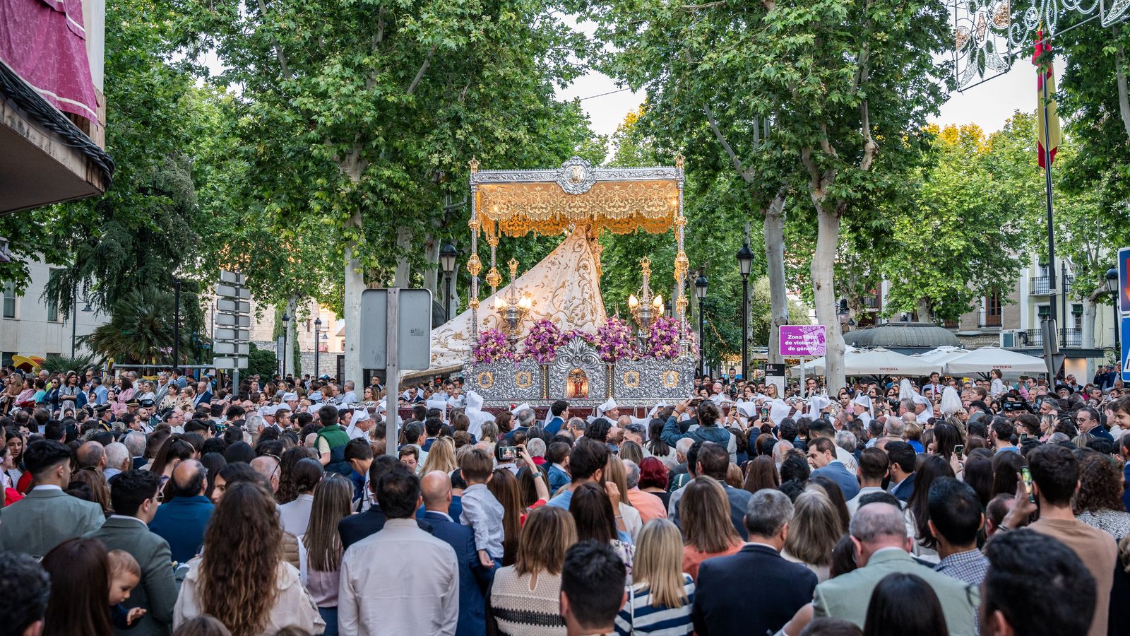 Las mejores imágenes de la procesión de la Virgen de Araceli en Lucena