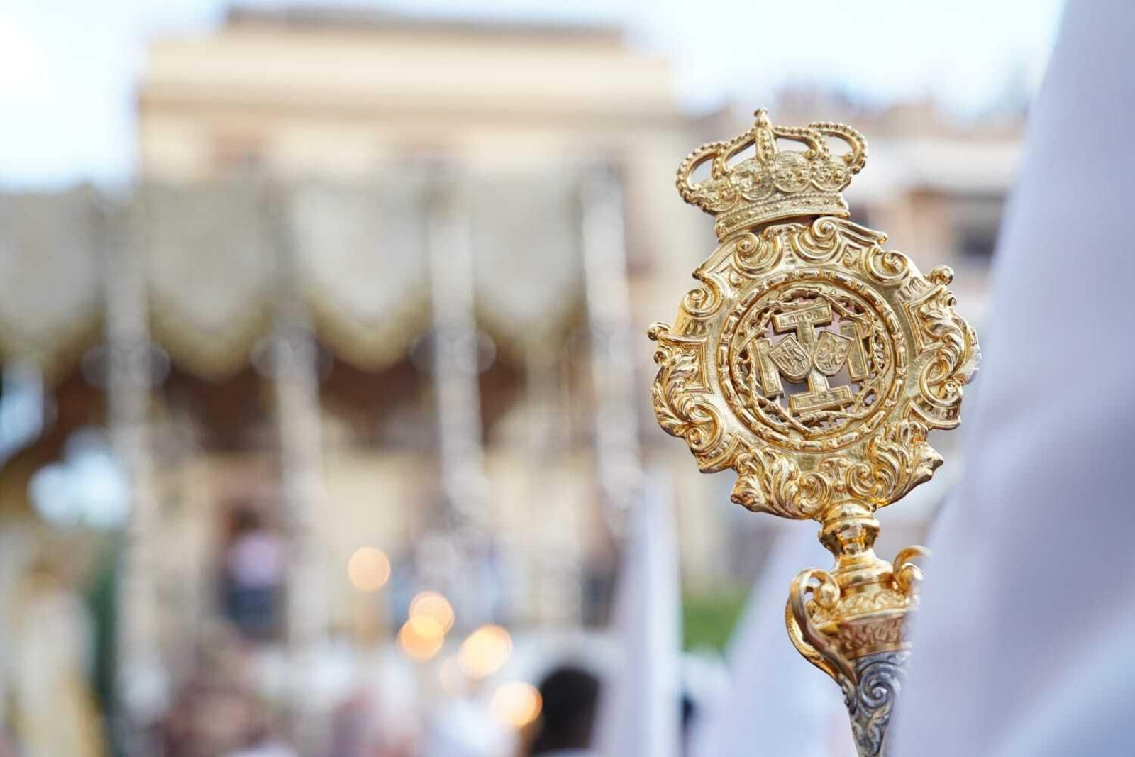 Martes Santo en Lucena: Las procesiones del Carmen, Servitas y Amor y Paz, en imágenes