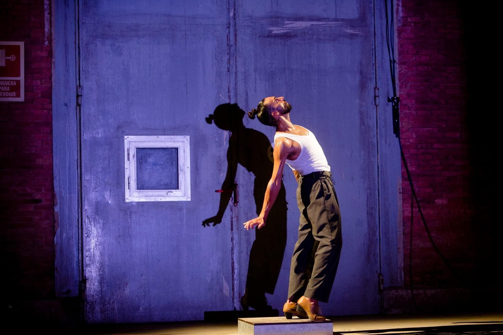 Eduardo Guerrero, durante su espectáculo en los depósitos de Tabacalera.
