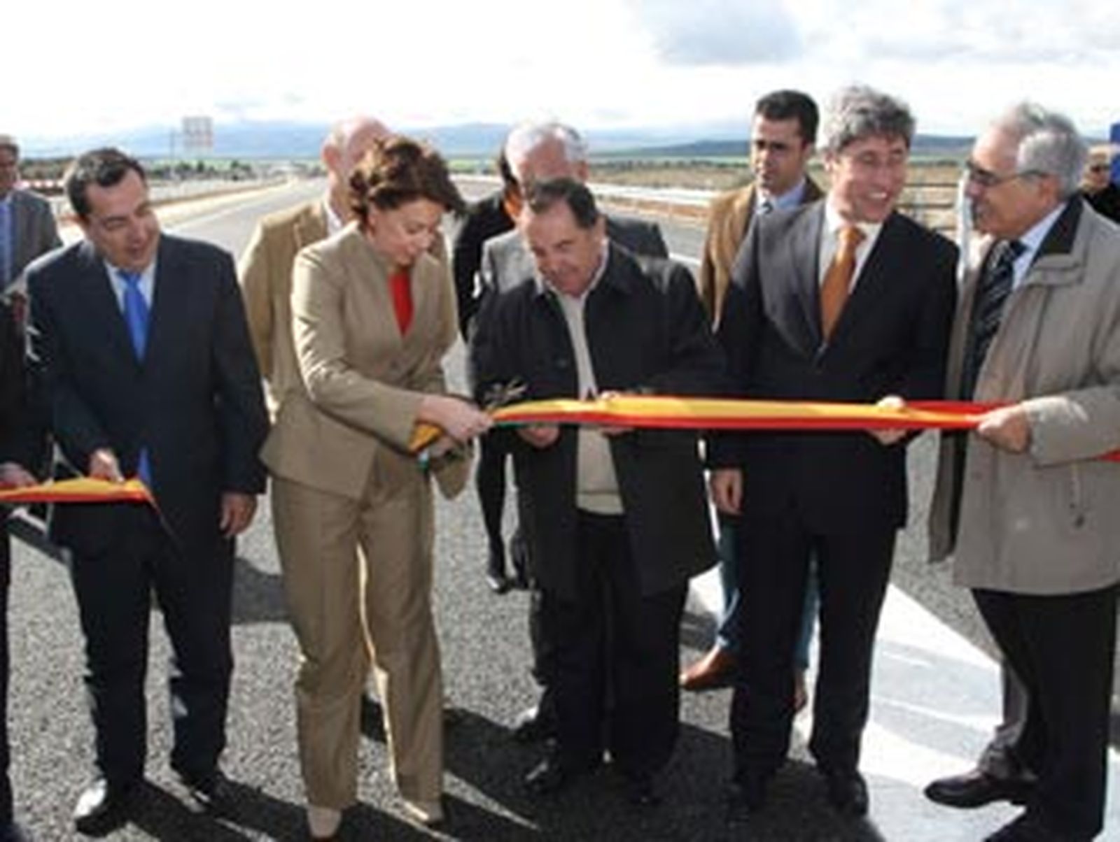 La A-45 llega a Antequera y tendrá el puente sobre el Genil para otoño