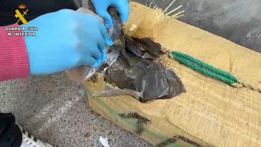 La Guardia Civil frustra un alijo en Sanlúcar tras un intento de huida a toda velocidad por el río Guadalquivr