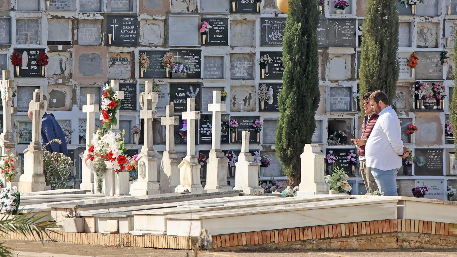 Imágenes del cementerio de Jerez en el Día de los Fieles Difuntos
