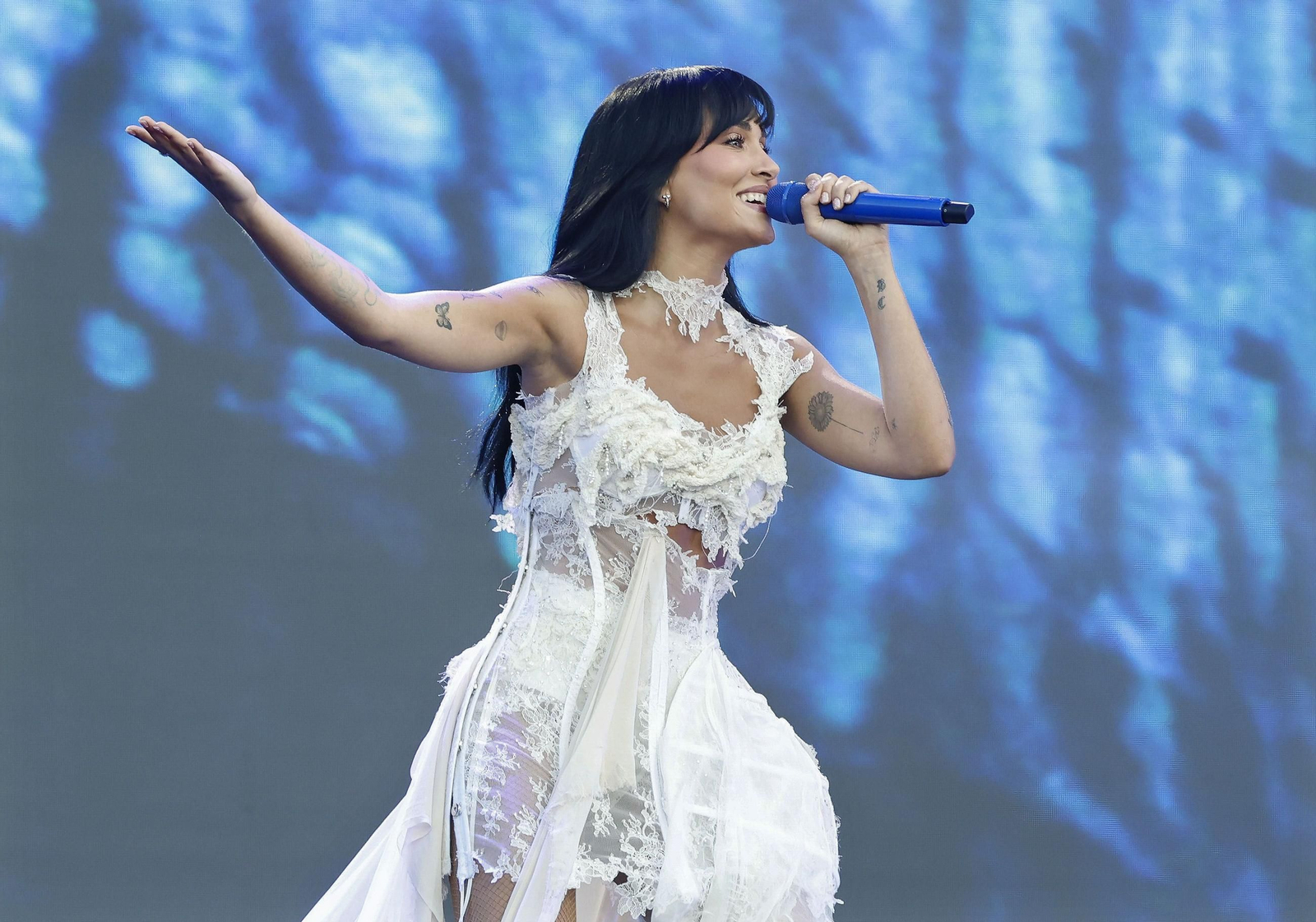 La cantante Aitana en el Estadi Olímpic de Barcelona durante su minigira 'Metamorfosis Season'.