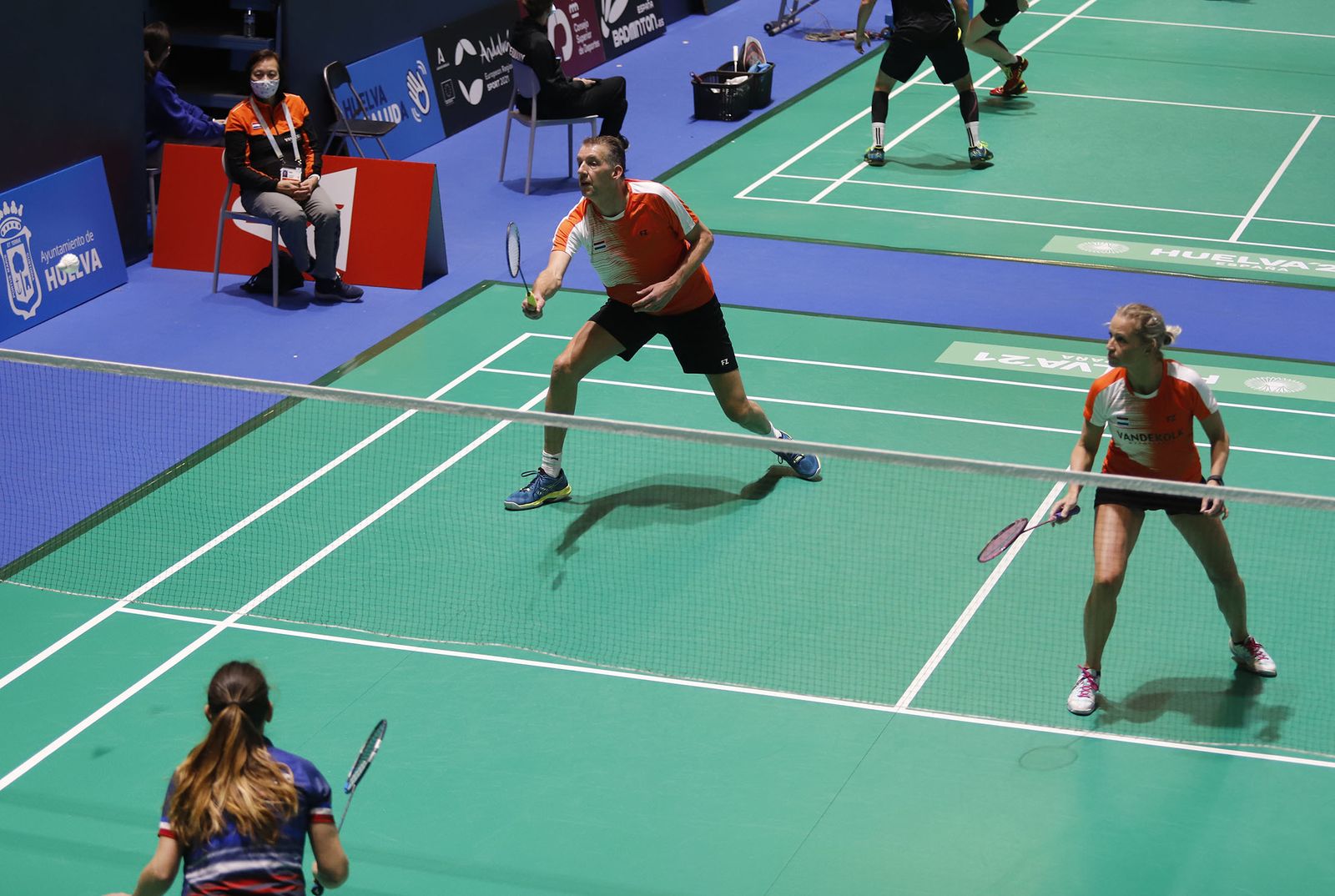 Imágenes del primer día de competición del Mundial senior de bádminton de Huelva 2021