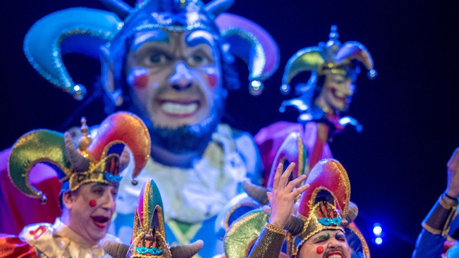 Búscate entre las mejores imágenes de la primera sesión de cuartos de final del COAC 2025