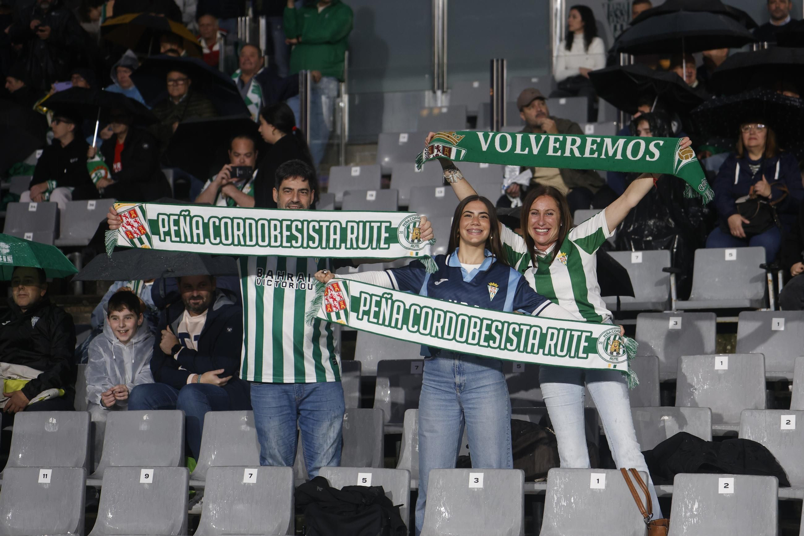 Las mejores fotos del ambiente en El Arcángel para el Córdoba CF - Deportivo