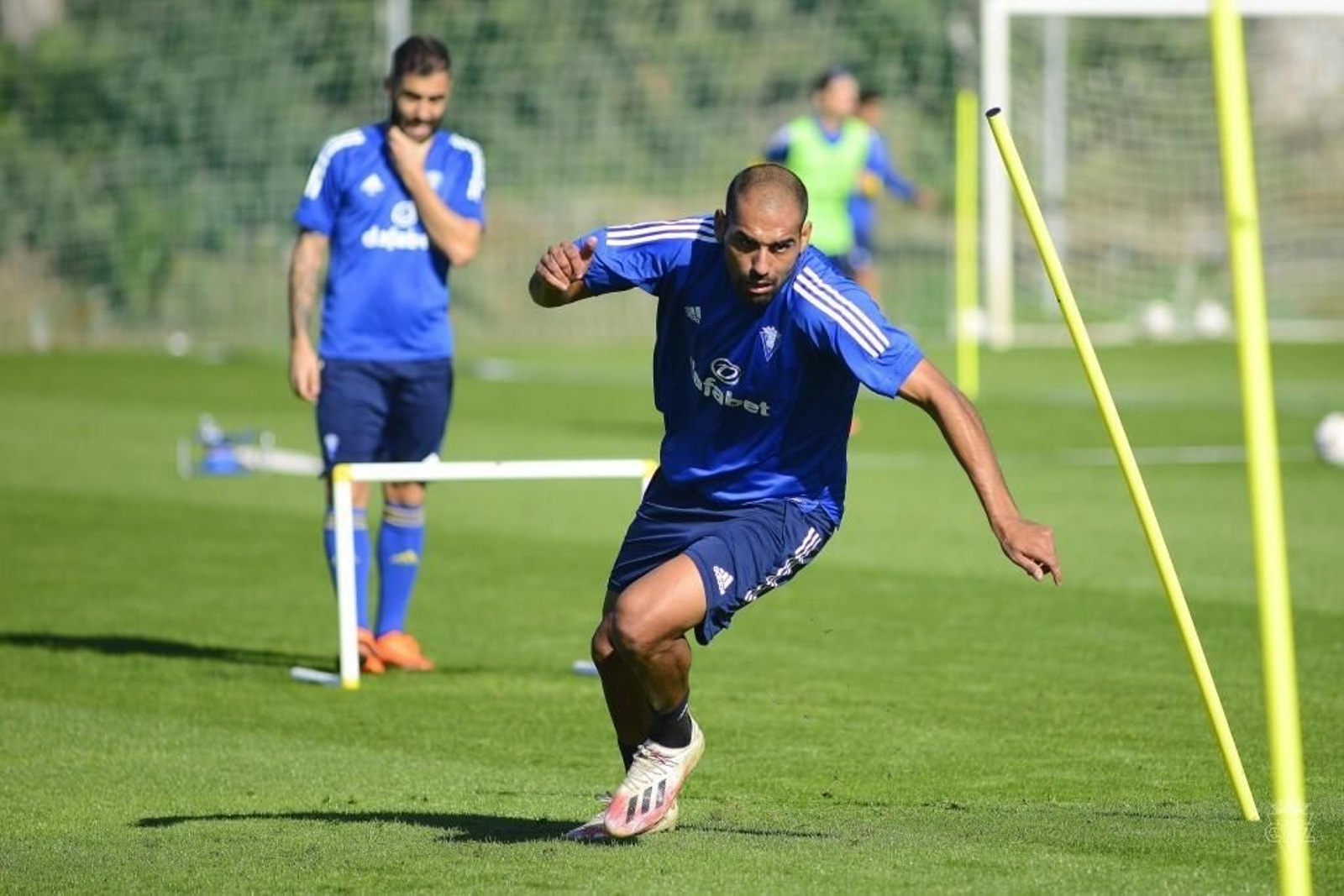 Fali en un entrenamiento.
