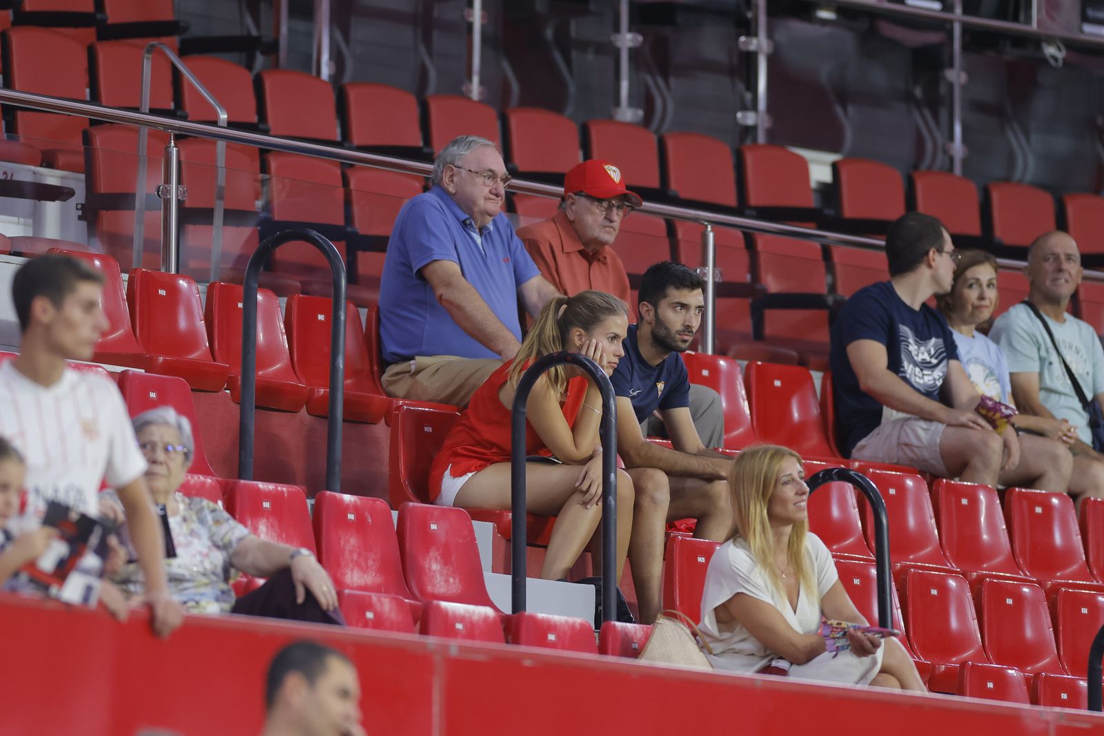 Búscate en las fotos del Sevilla fc-Girona