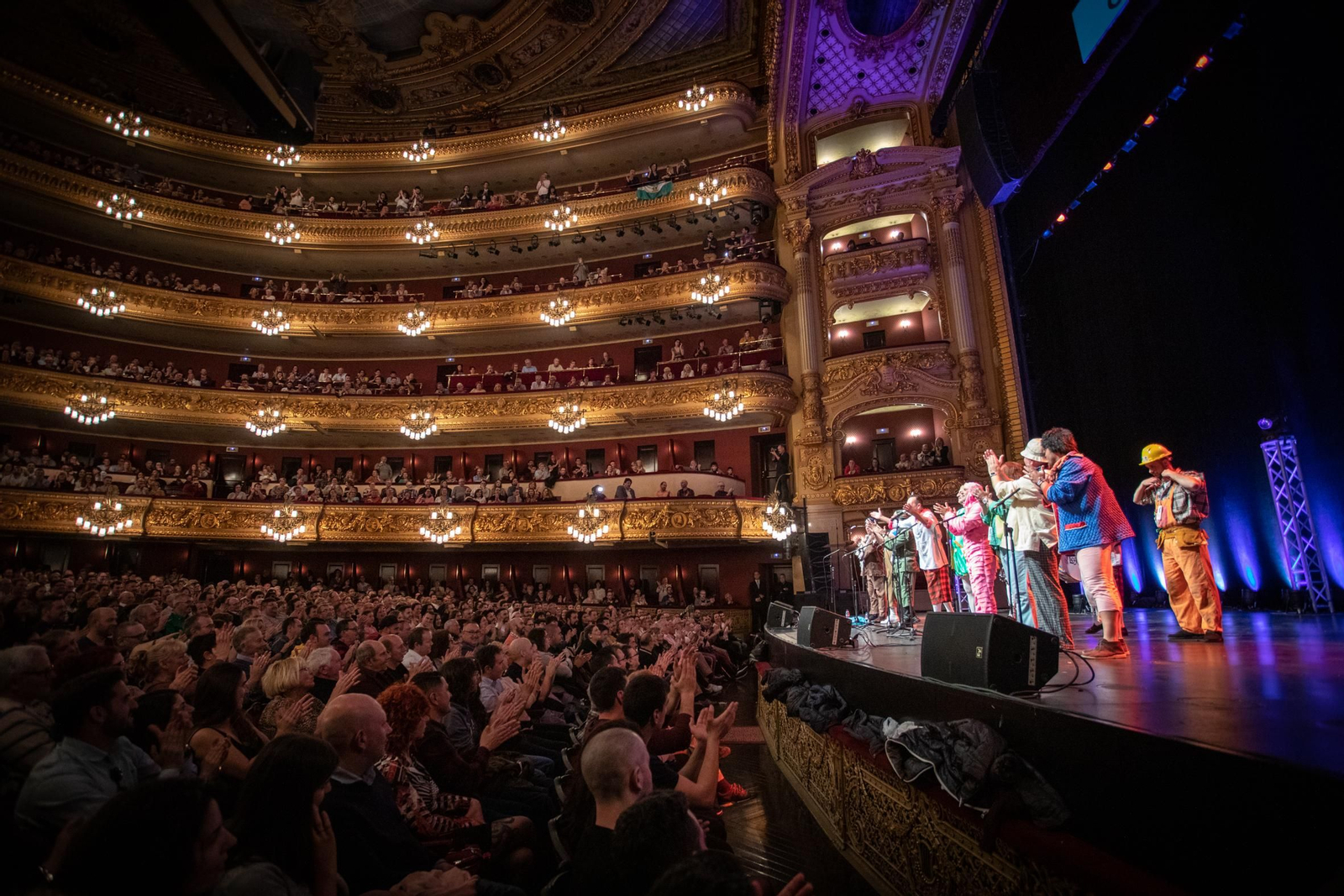 La antología del 'Love' sobre las tablas del teatro