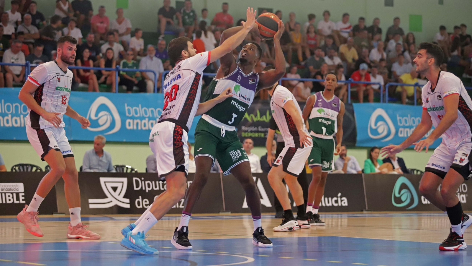 Melvin Ejim, sus cuatro años y seis títulos en Málaga