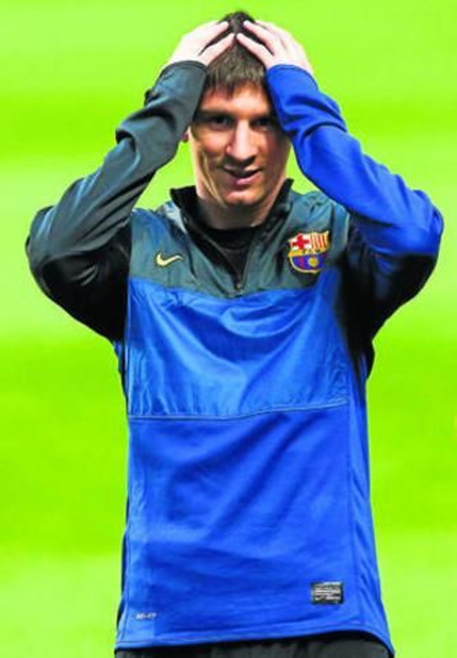 Messi se echa las manos a la cabeza en un entrenamiento reciente del Barcelona.