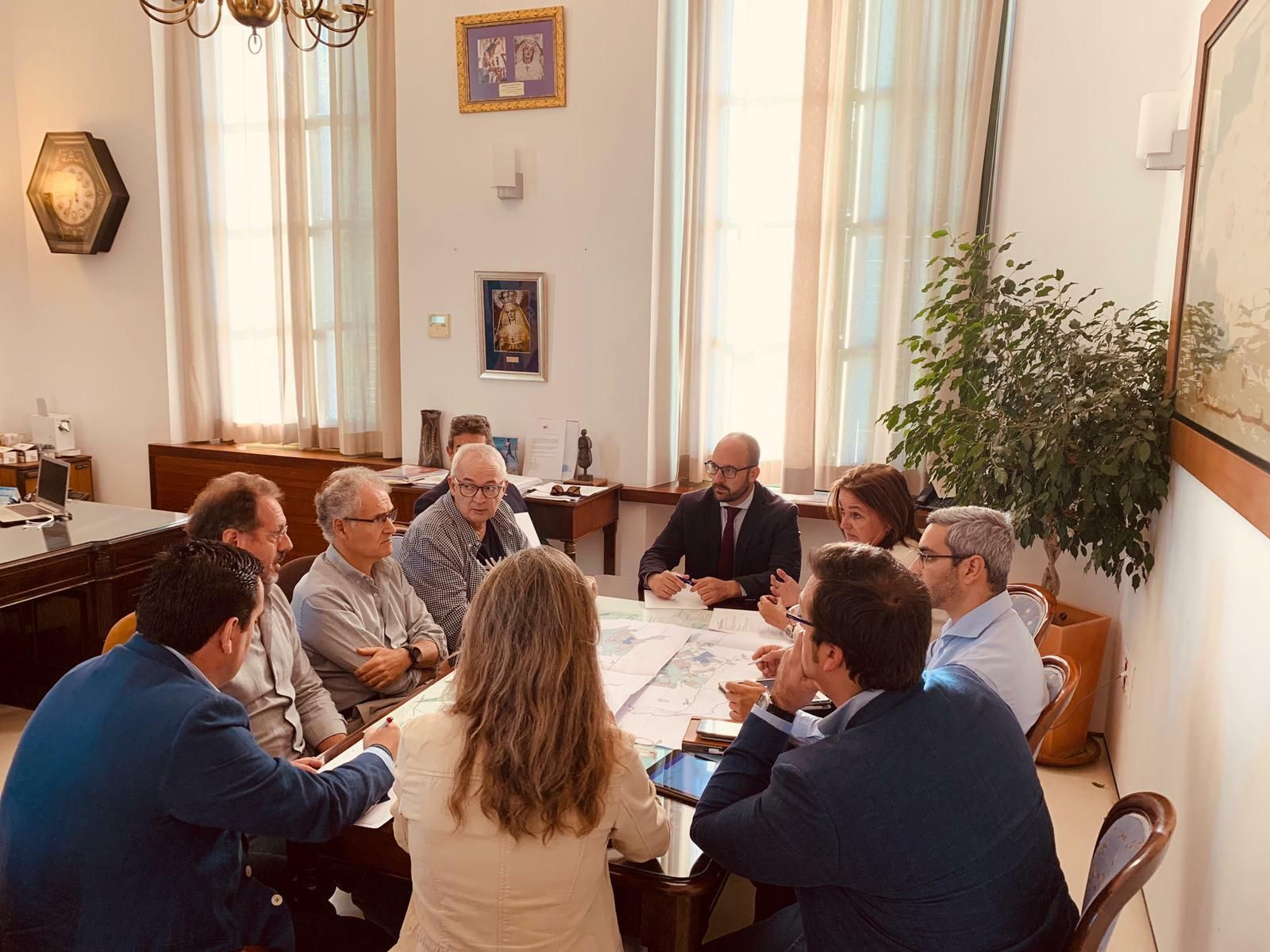 Una imagen de la reunión celebrada esta mañana en el Ayuntamiento.