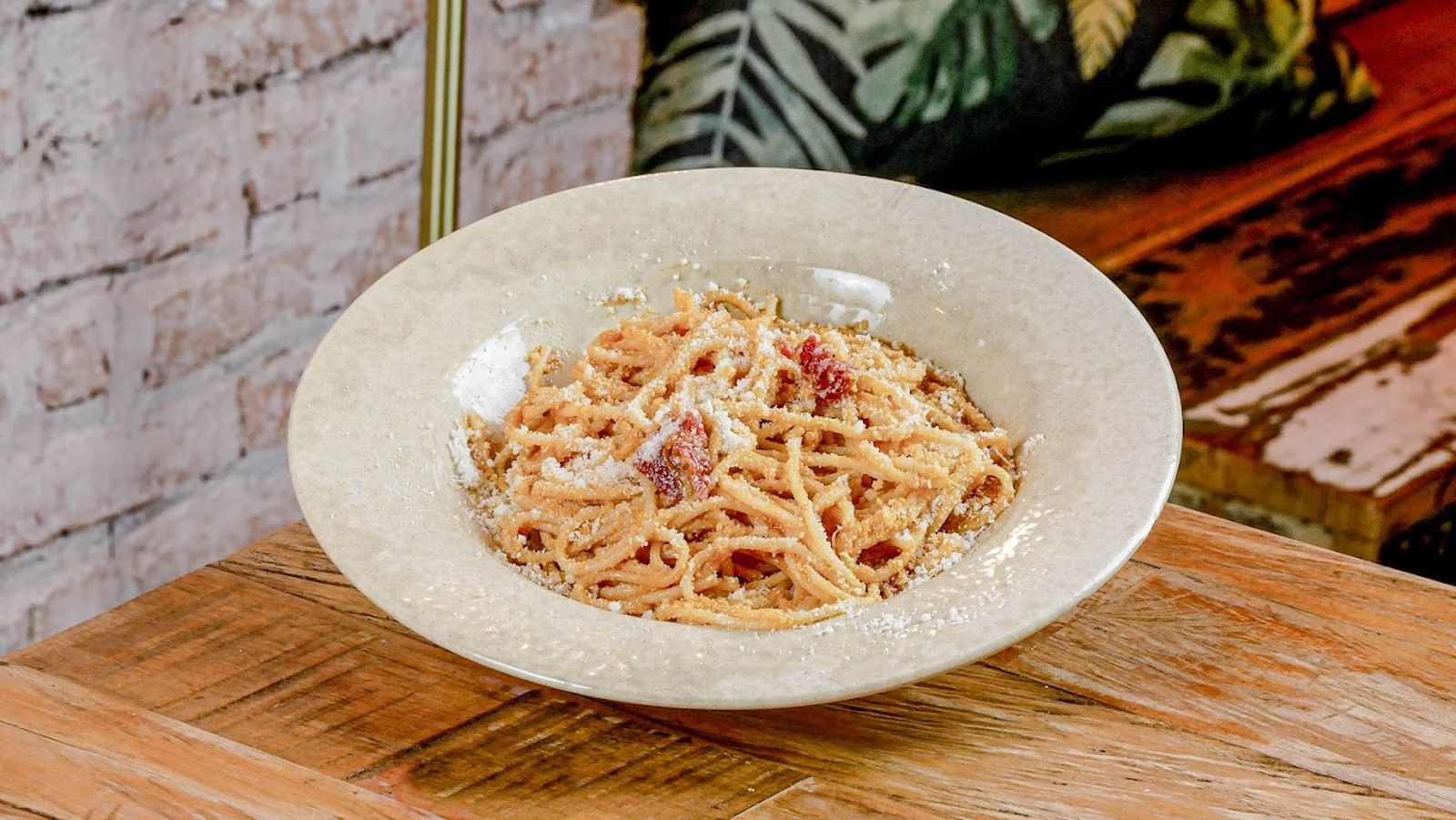 Pasta cremosa con parmesano.