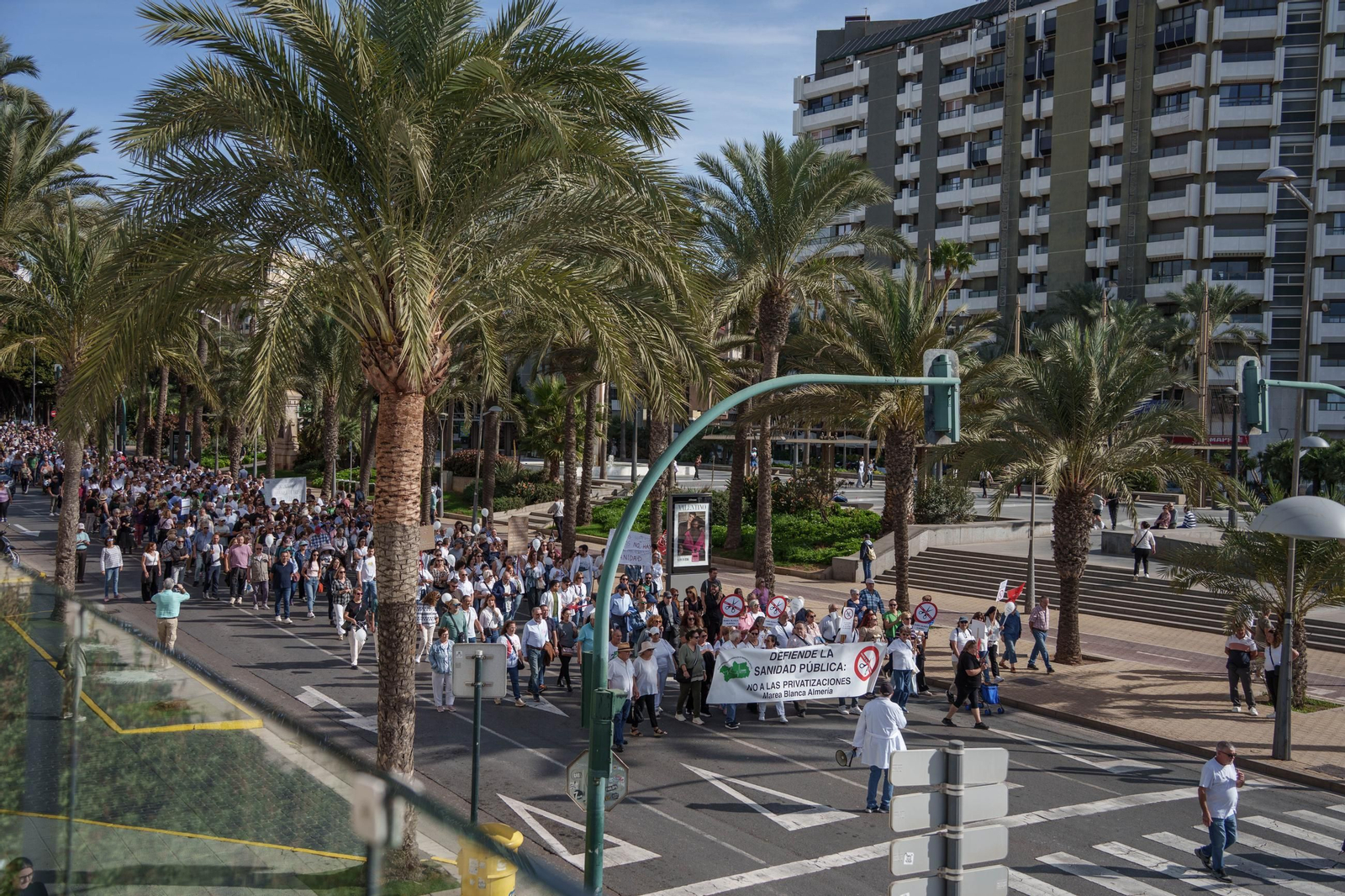 "La sanidad se defiende, gobierne quien gobierne", Almería se lanza a las calles por la sanidad pública