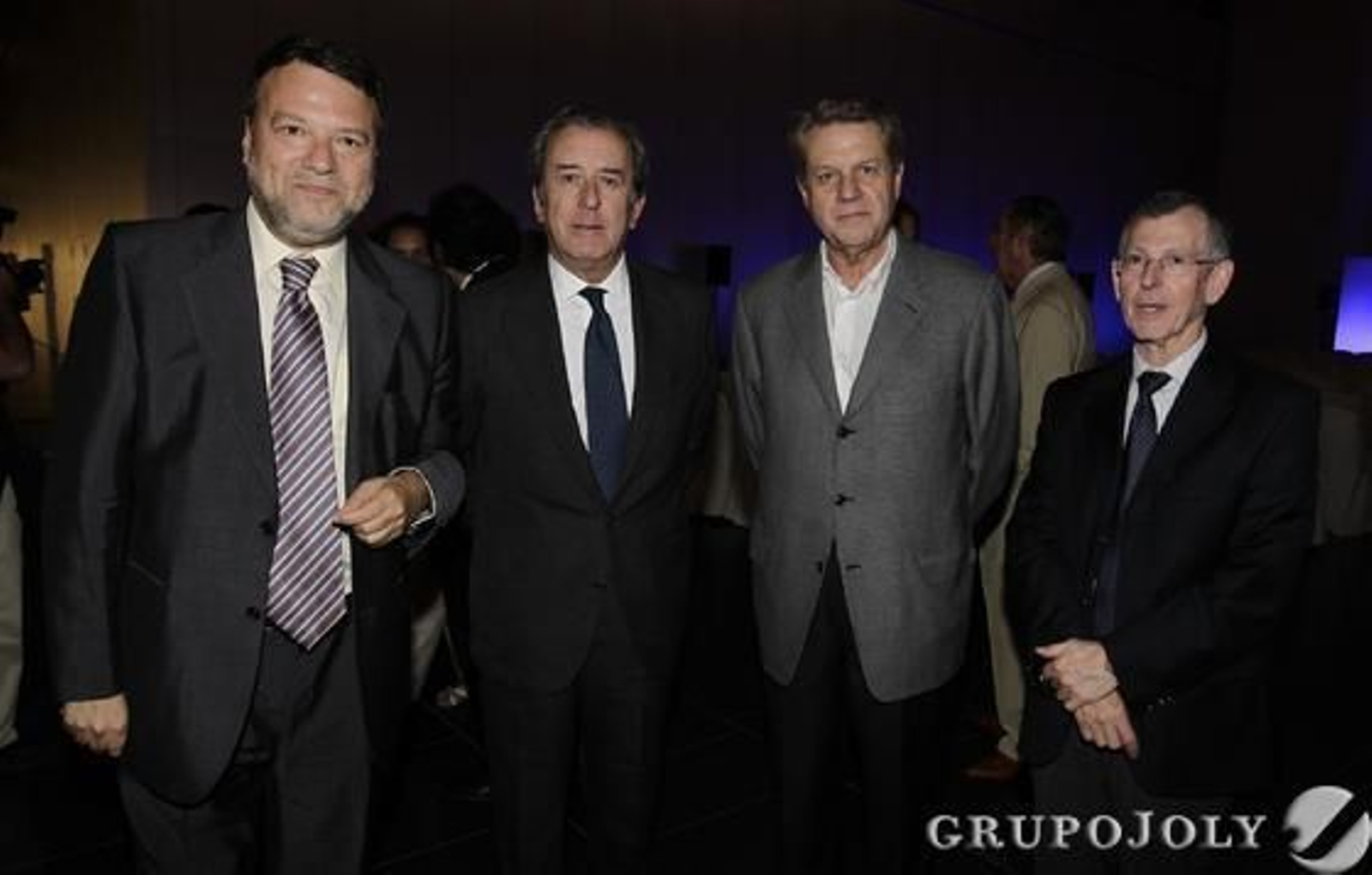 Alfredo Sánchez Monteseirín; Javier Benjumea, teniente de hermano mayor de la Maestranza; el arquitecto Jaime Montaner y el economista Gumersindo Ruiz.

Foto: Foto: Antonio Pizarro/Juan Carlos Vázquez/Victoria Hidalgo/ Manuel Gómez