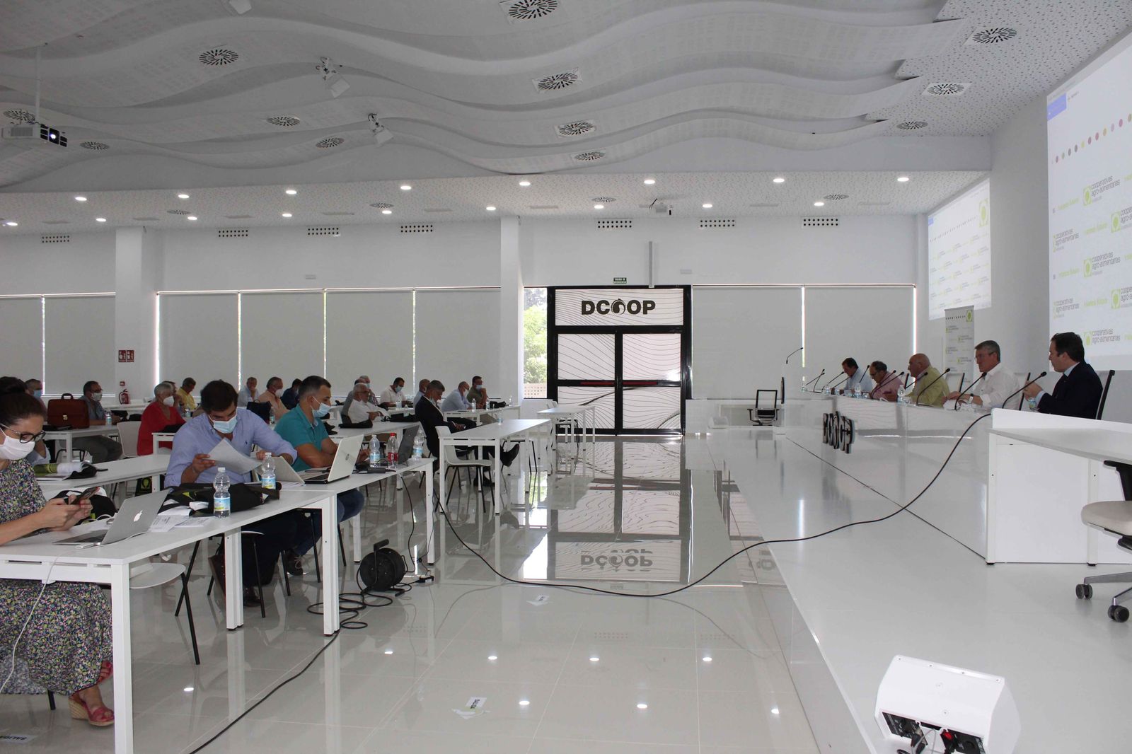 Reunión de la Asamblea General de Cooperativas Agroalimentarias de Andalucía en la sede de Dcoop en Antequera.
