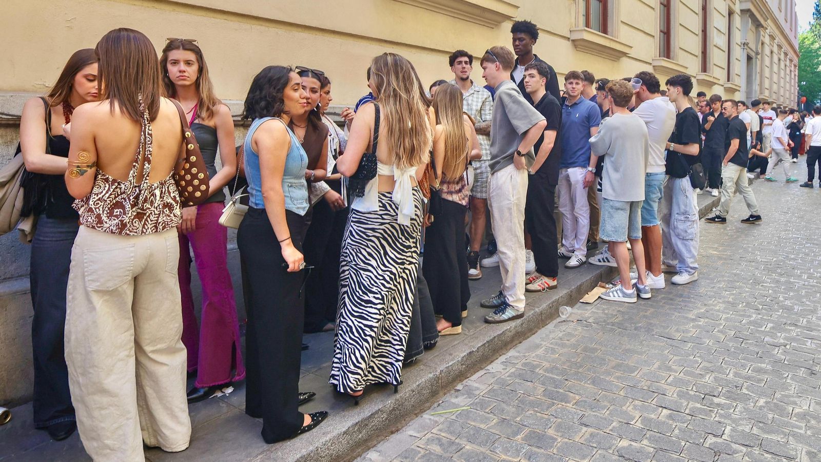 Búscate en las mejores fotos de las Cruces en Granada