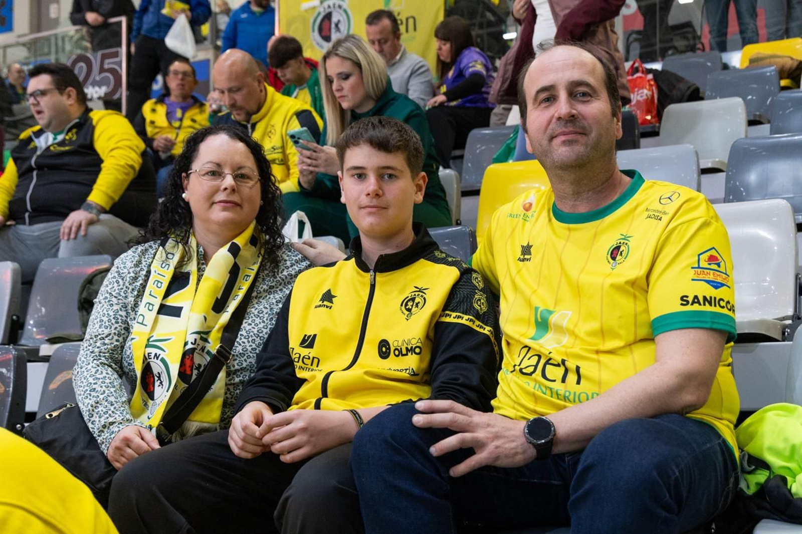 En imágenes: la afición y mejores jugadas del Jaén FS - Jimbee Cartagena