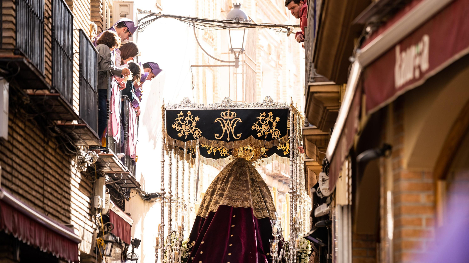 Viernes Santo en Lucena: devoción absoluta por el Nazareno