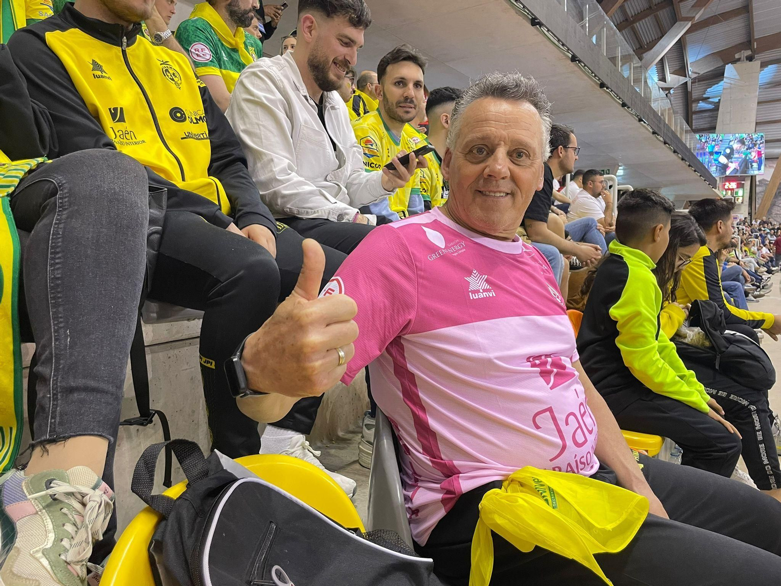 Fotogalería | La Marea Amarilla calienta motores para las semis