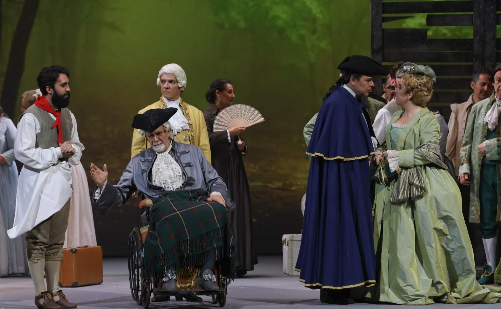 La versión de 'Manon Lescaut' que cierra la temporada lírica del Teatro Cervantes, en fotos