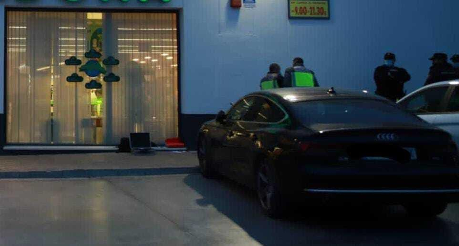 Policías nacionales en el lugar de los hechos.