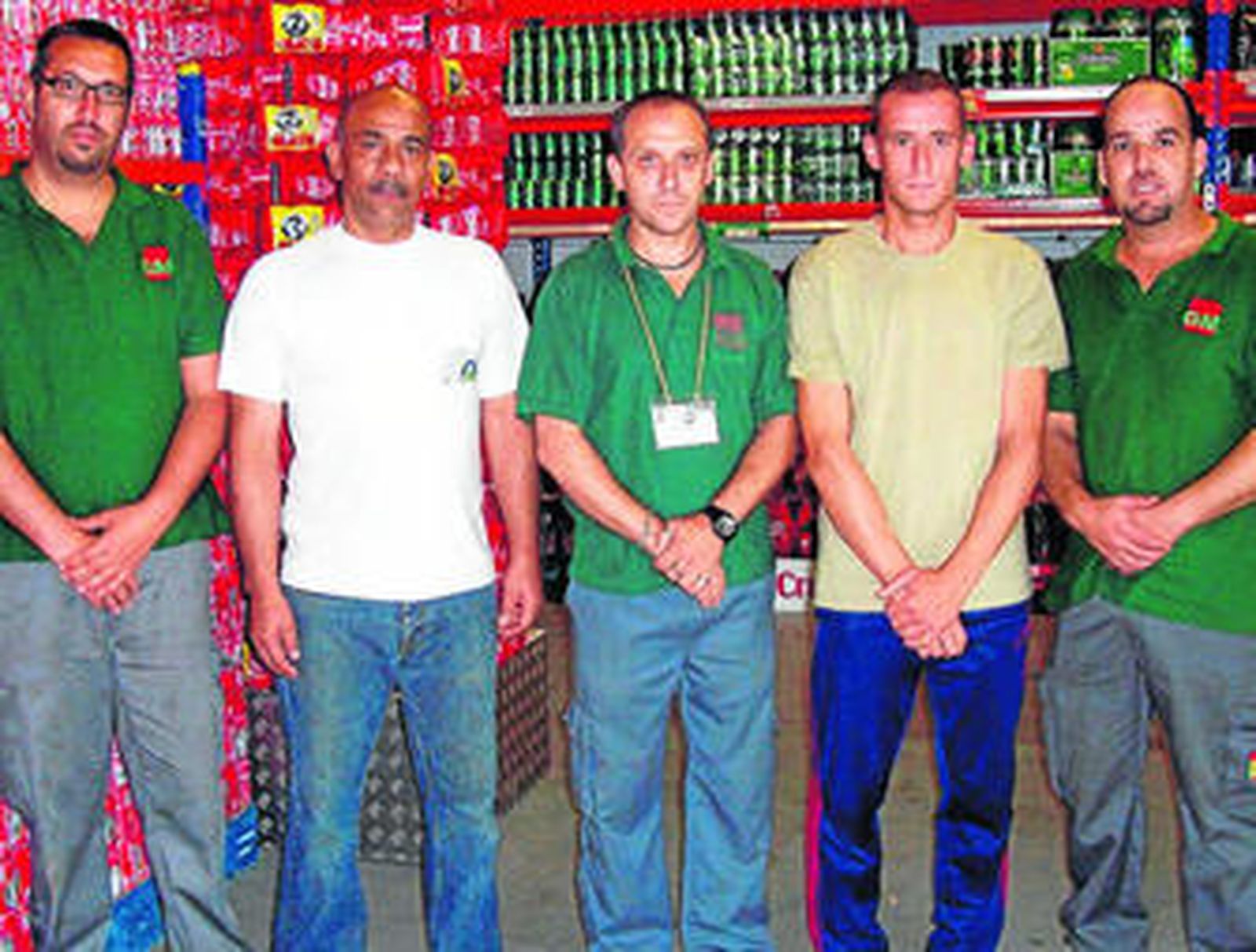 Trabajadores de la compañía nacional Miquel Alimentació.