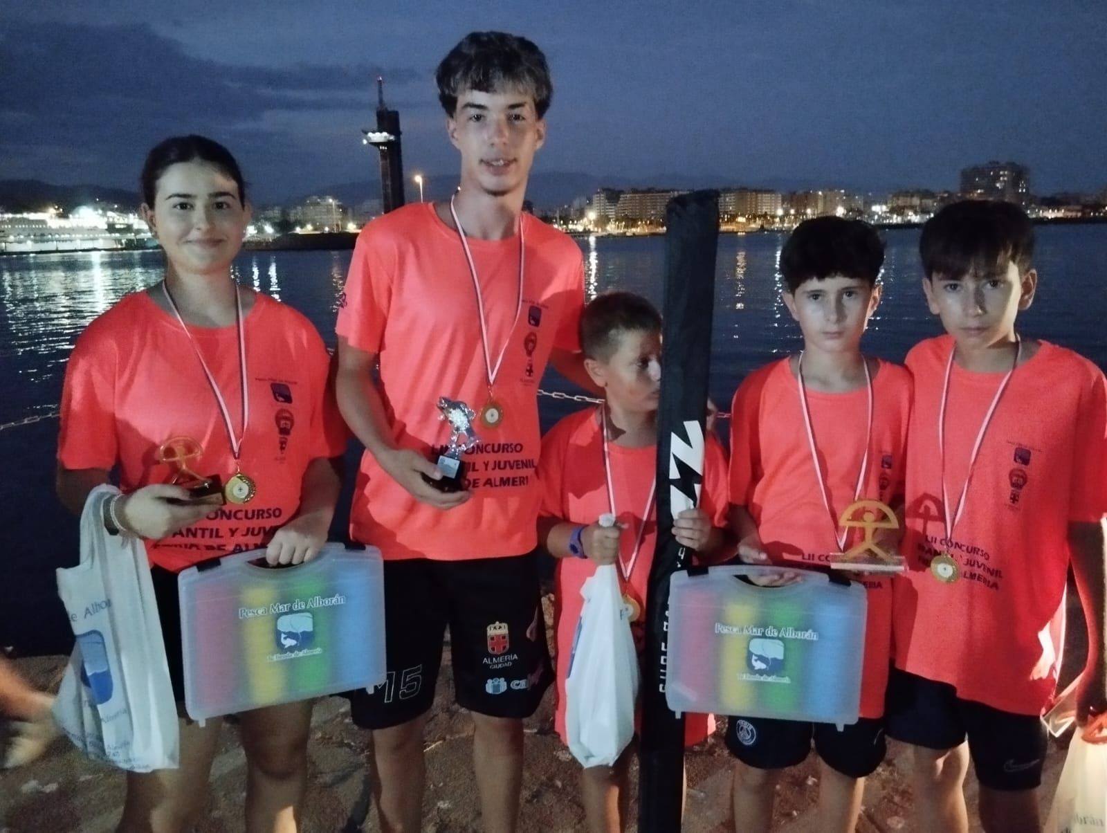 Algunos de los chicos premiados en esta cita deportiva.