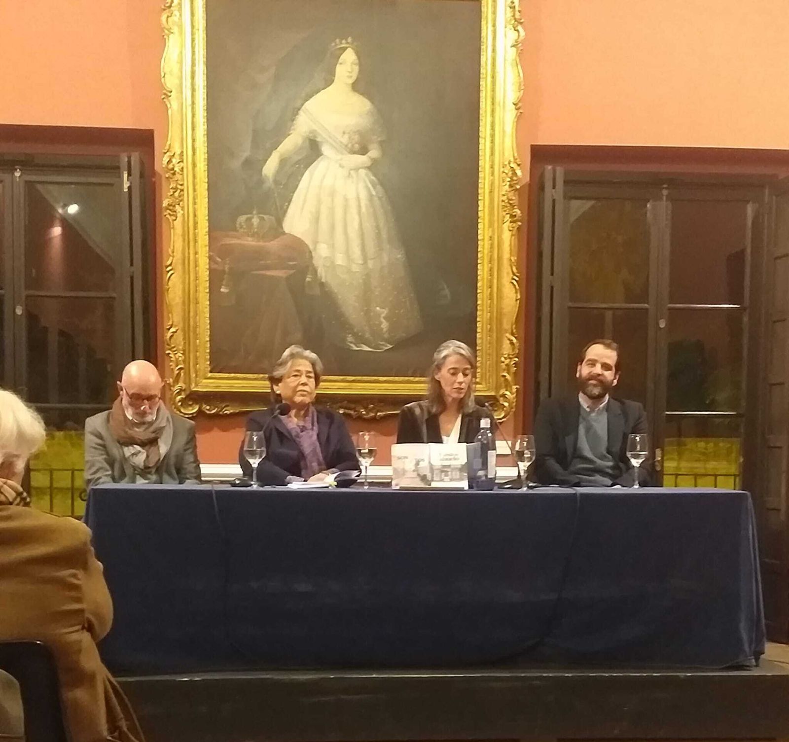 Un momento de la presentación del libro 'Casa de Abuelo' en el Alcázar de Jerez.