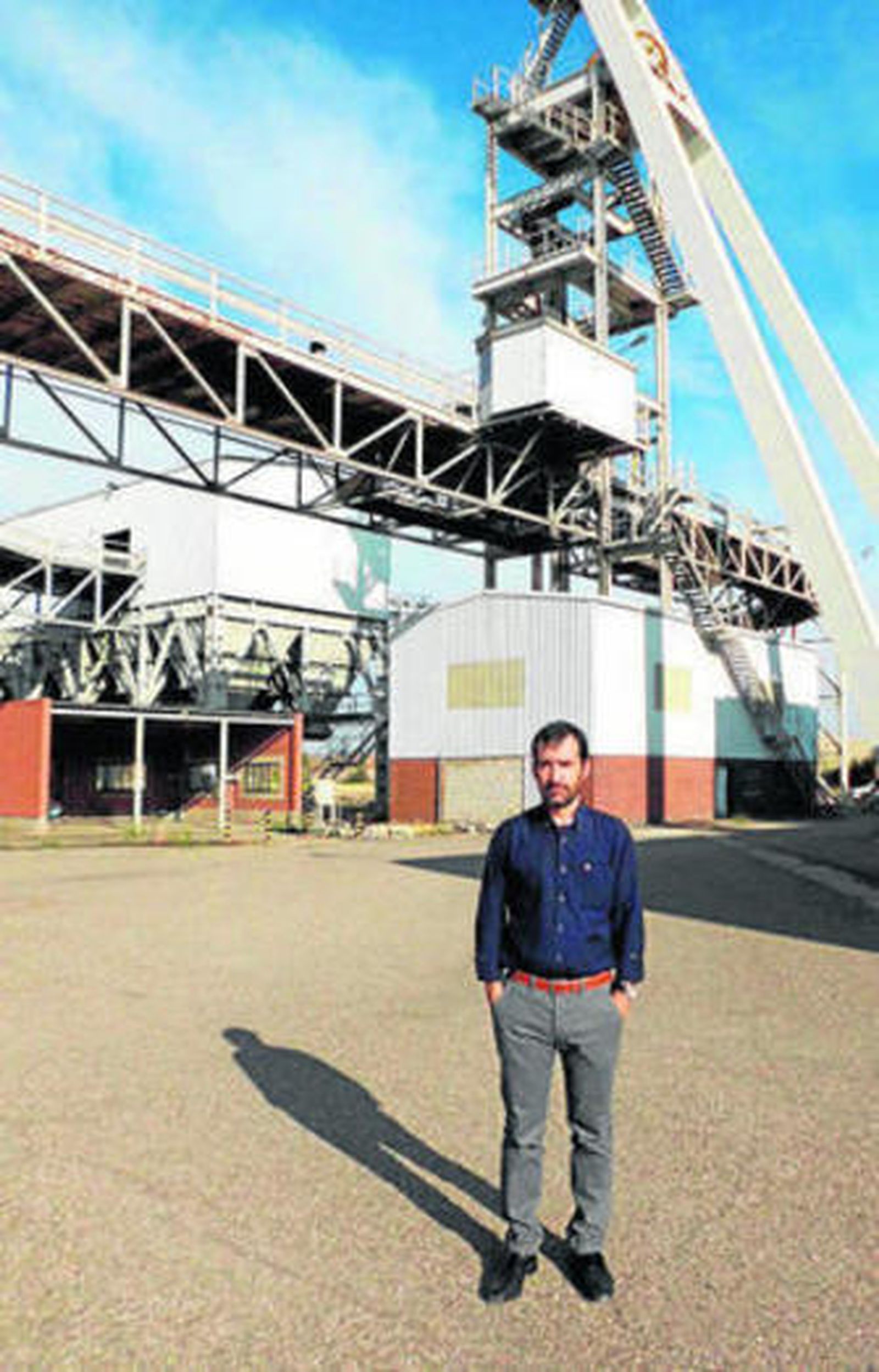Manuel Jiménez en las instalaciones del pozo María de Peñarroya.