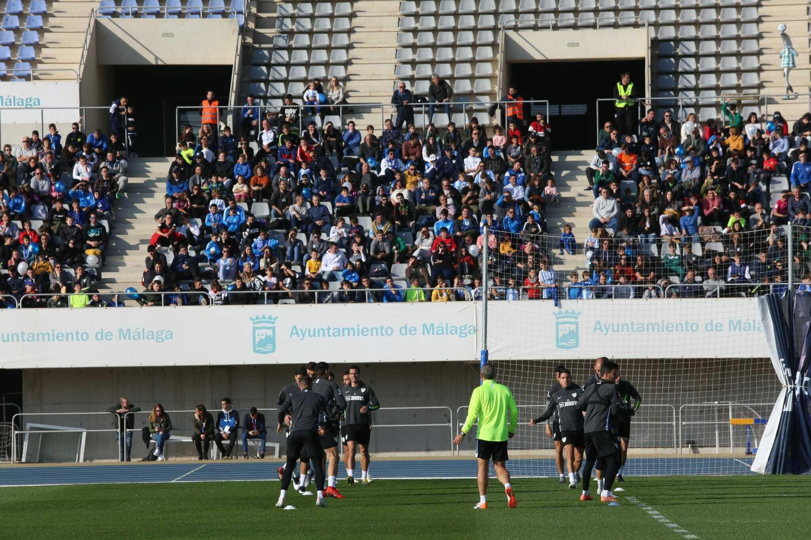 Las fotos del entrenamiento del Málaga a puerta abierta Las fotos del entrenamiento del Málaga a puerta abierta