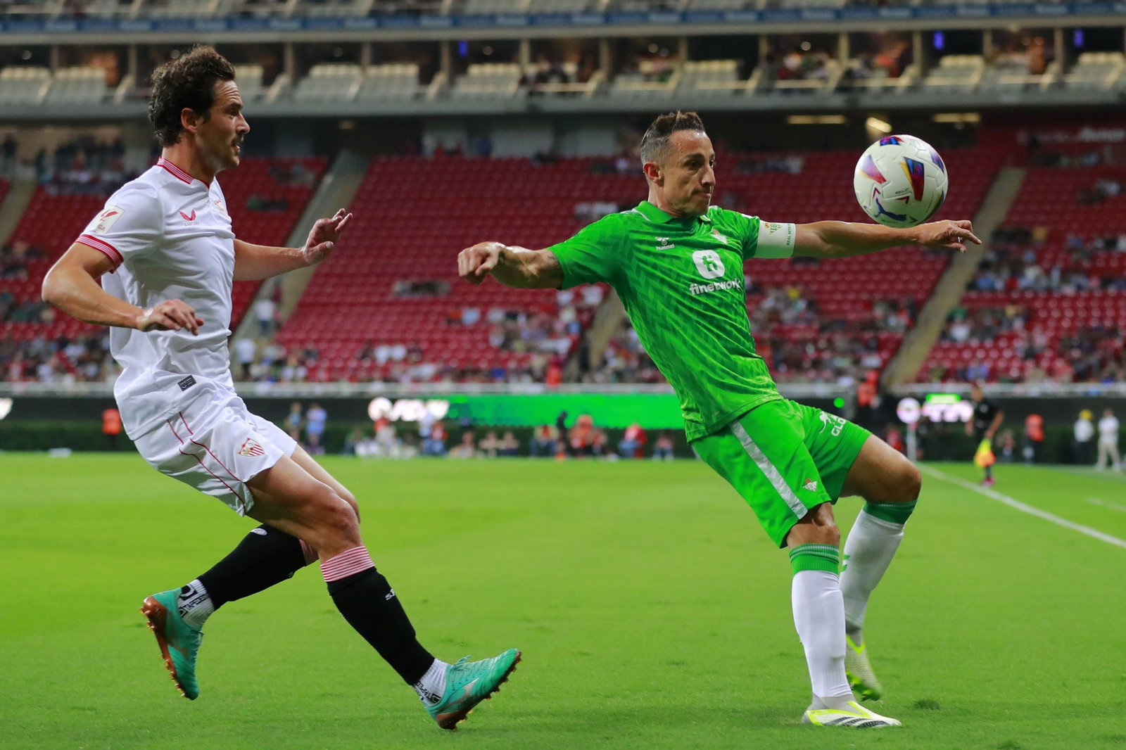Las fotos del derbi Sevilla - Betis en México