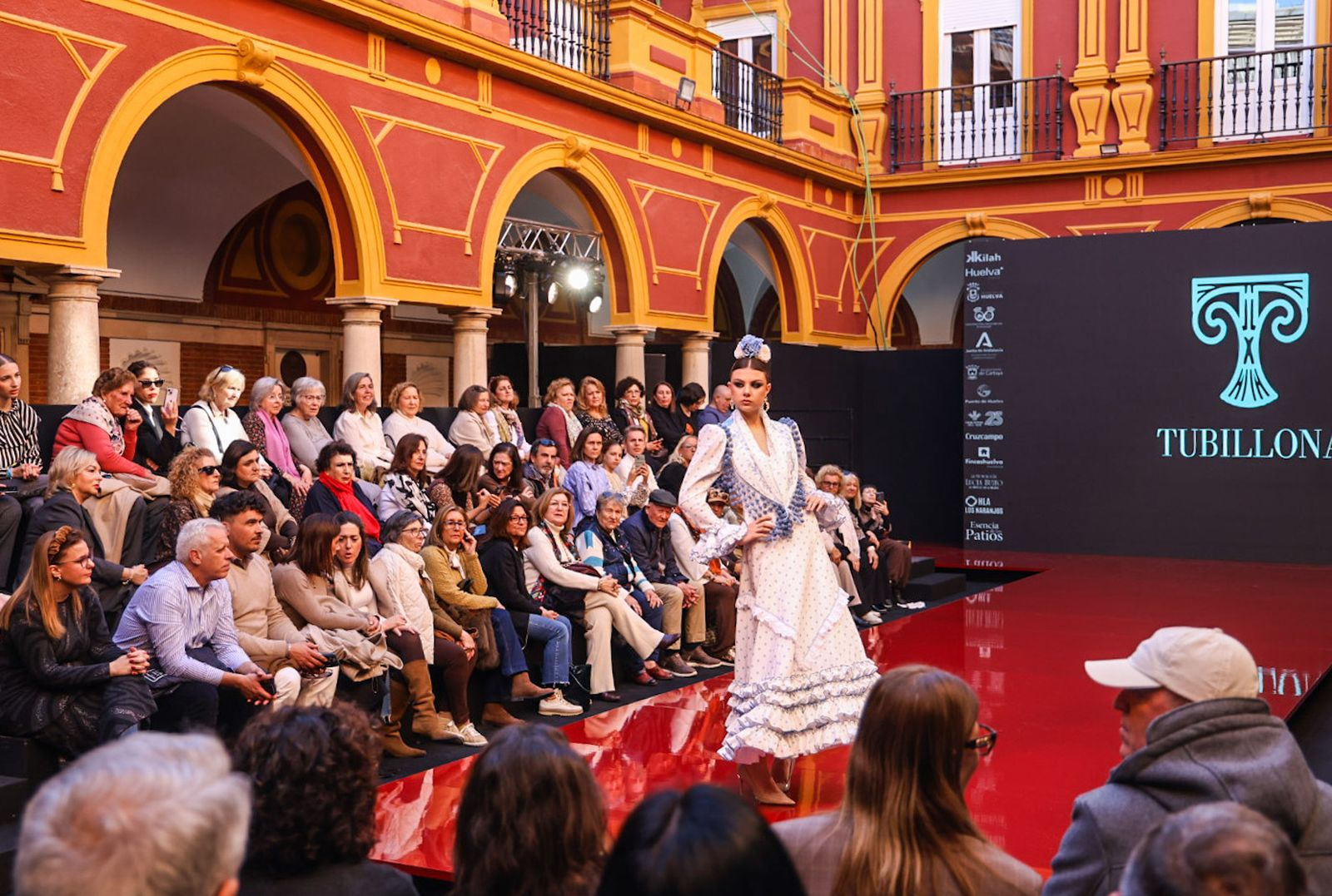 Fotografías de la Pasarela Huelva Flamenca 2026