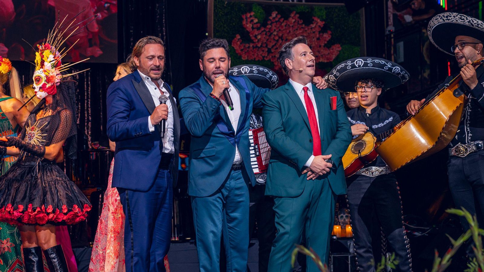 Juan Peña, con Miguel Poveda y Carlos Latre.