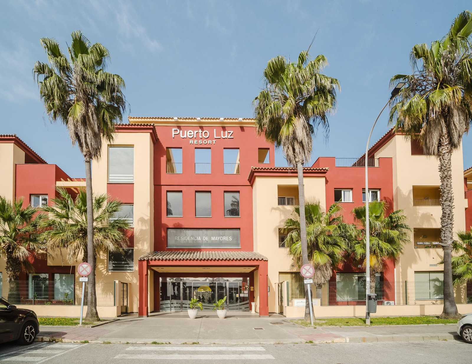 Residencia Puertoluz Resort.