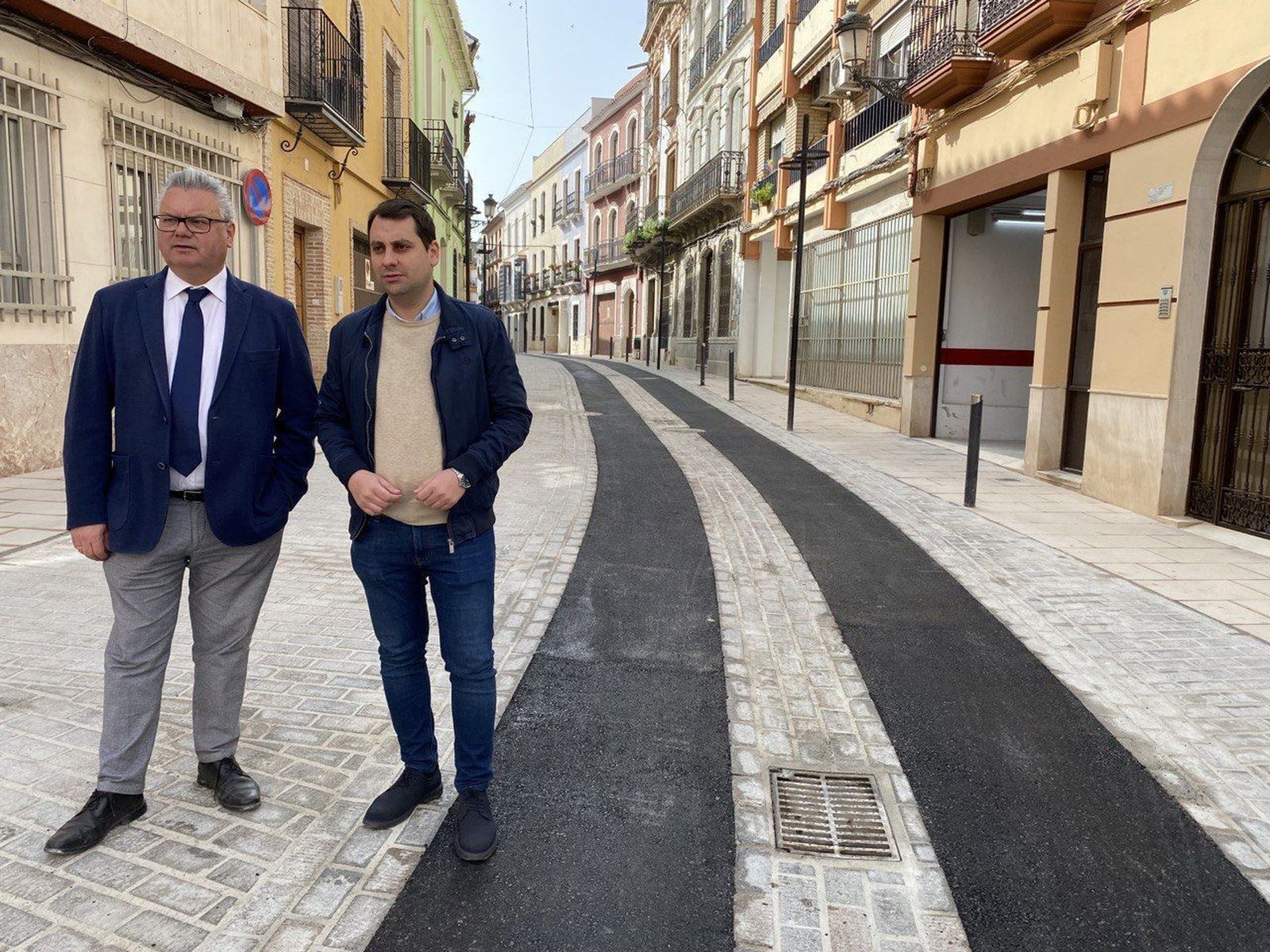Esteban Morales y Jesús López, en la calle Madre de Dios de Puente Genil.