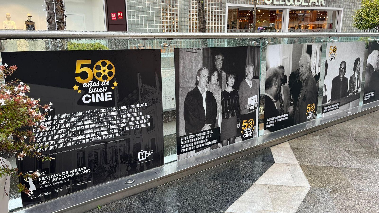 Instantáneas de la exposición en el Holea.