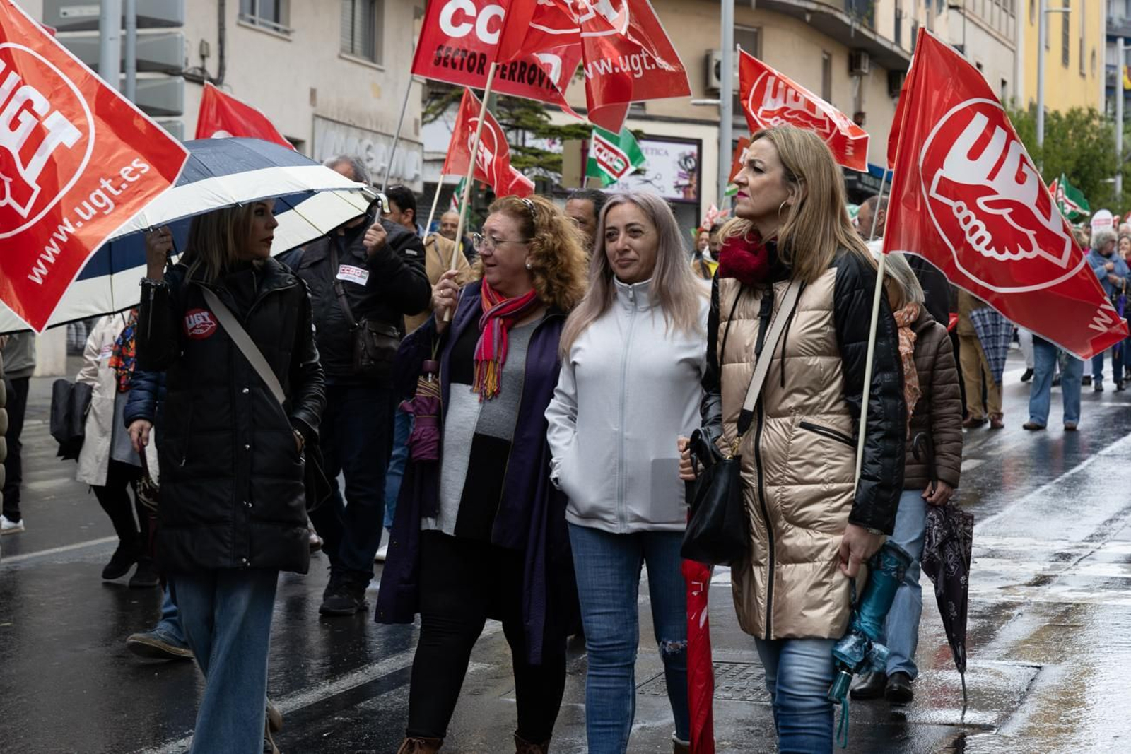 Unas 200 personas han participado en la manifestación por el Día del Trabajo.