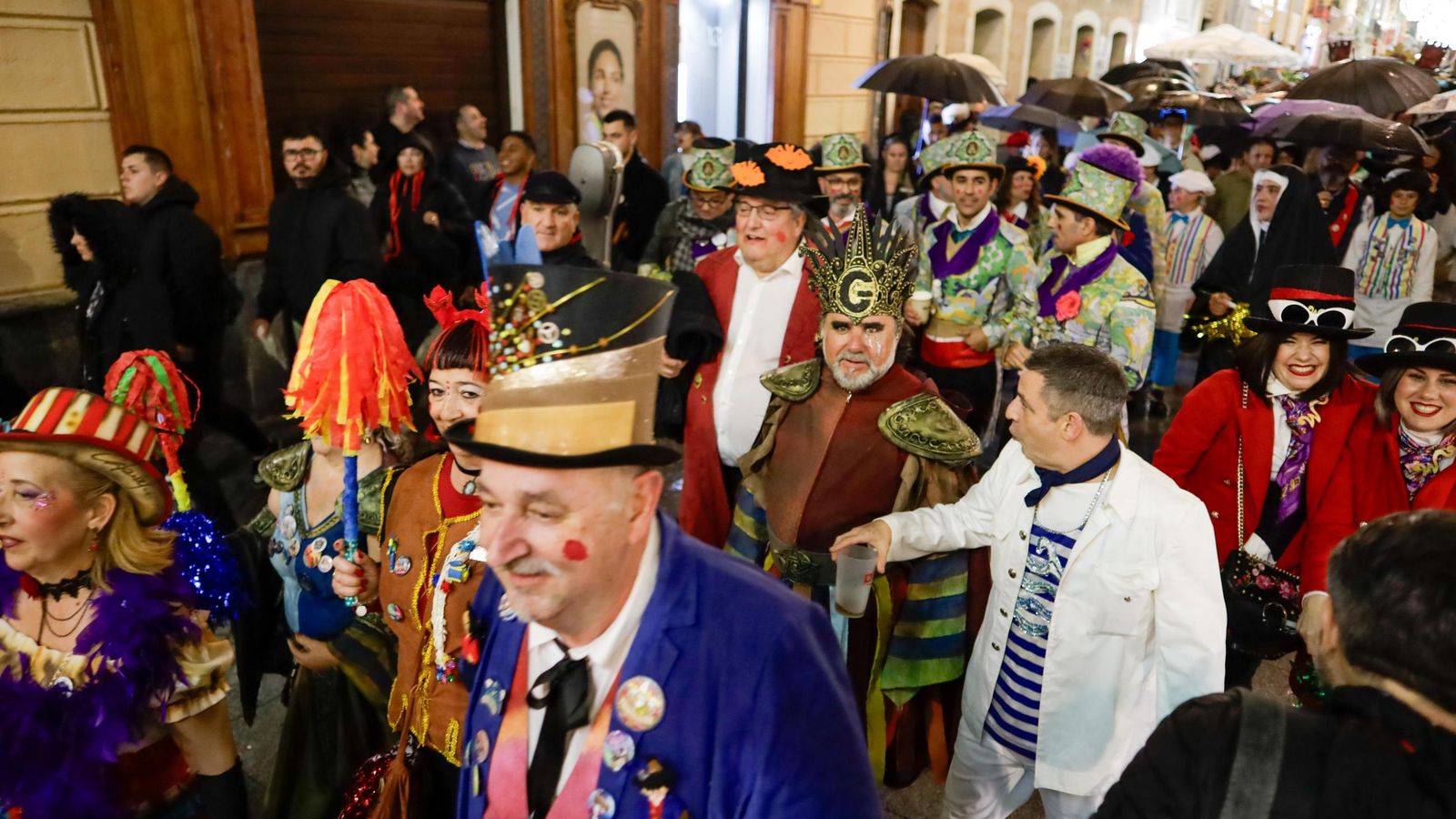 Búscate entre las mejores imágenes de la quema del dios Momo