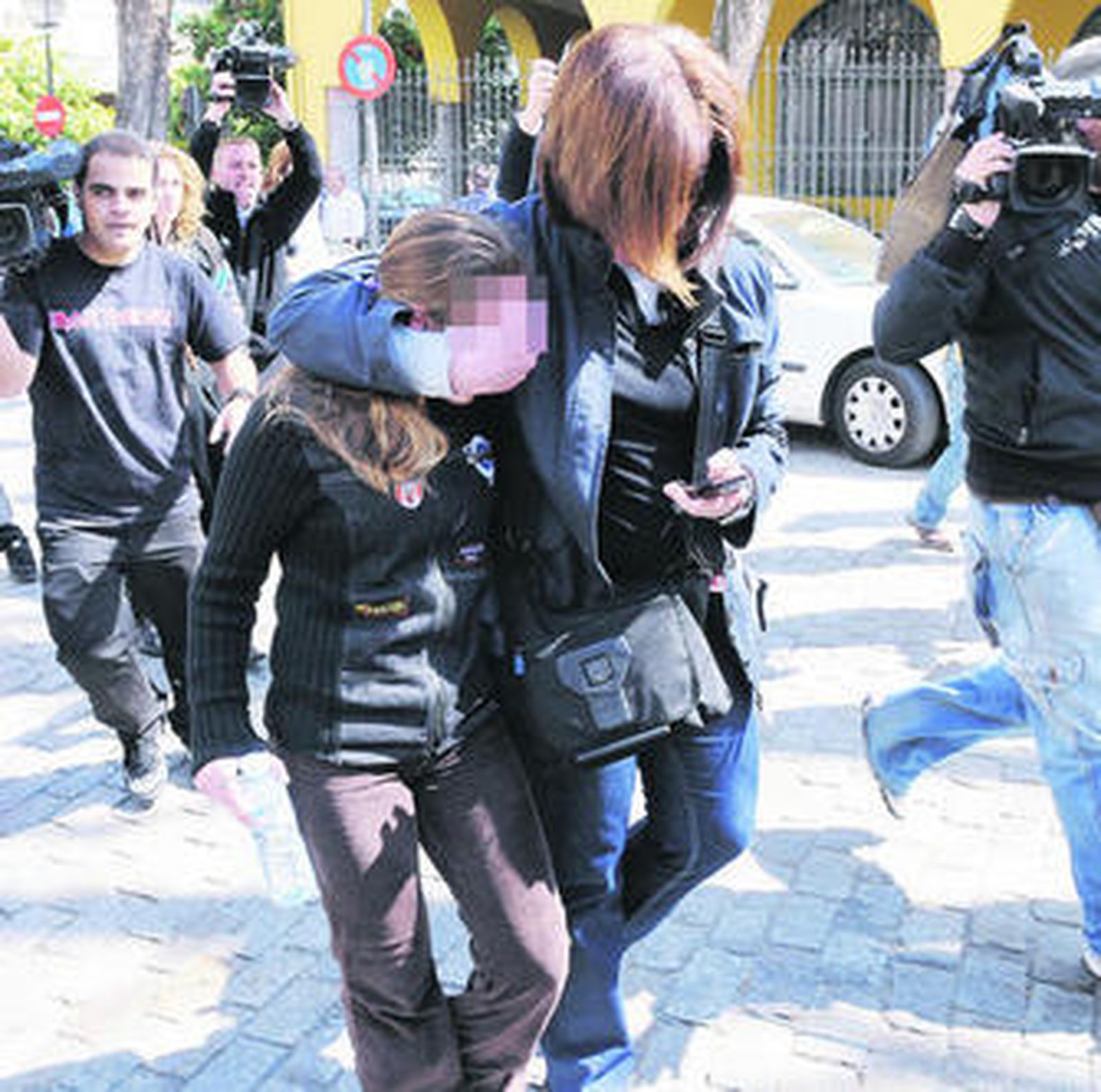 Las tres versiones de la ex novia de Miguel Carcaño