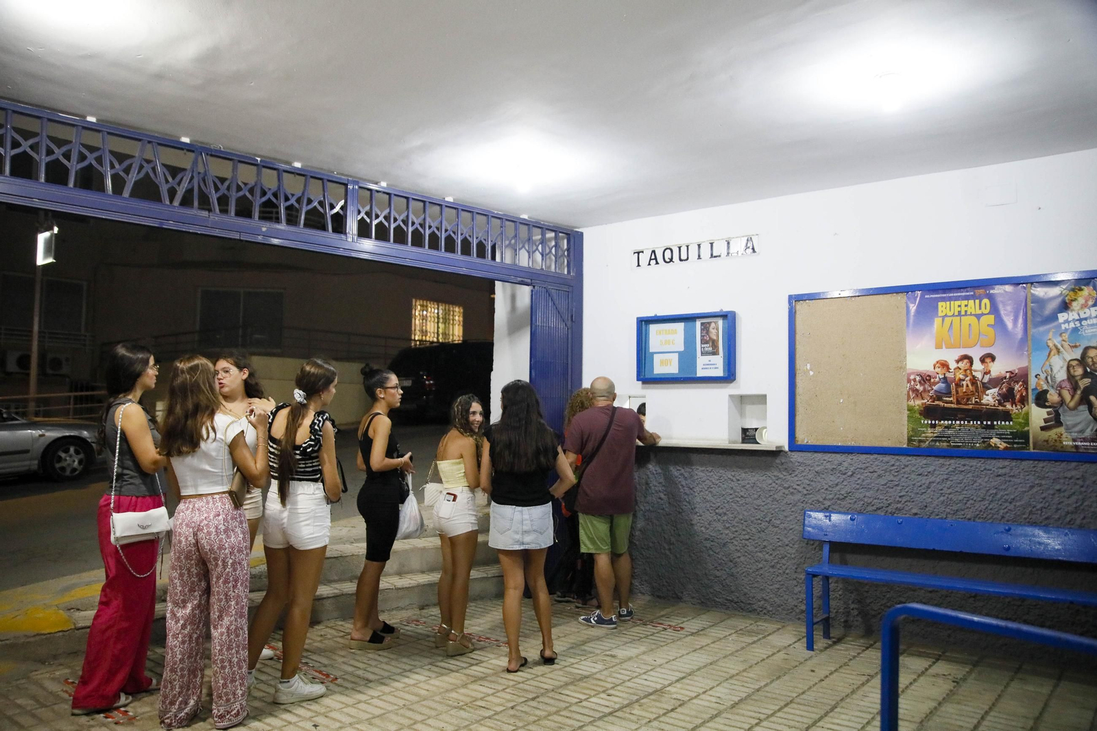 Imágenes de la última proyección en el cine de verano de Garrucha Imágenes de la última proyección en el cine de verano de Garrucha