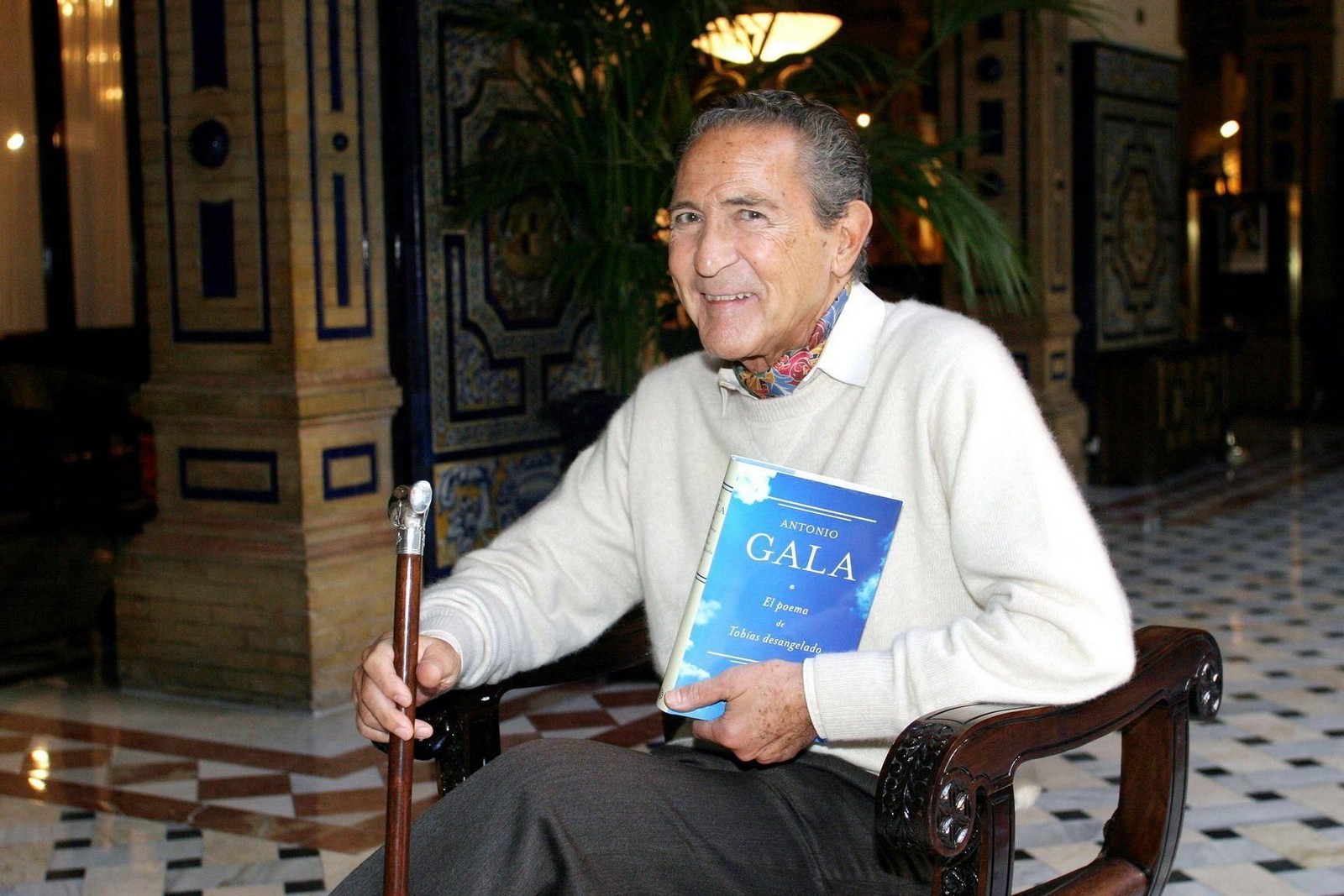 Antonio Gala, durante la presentación de una de sus obras.