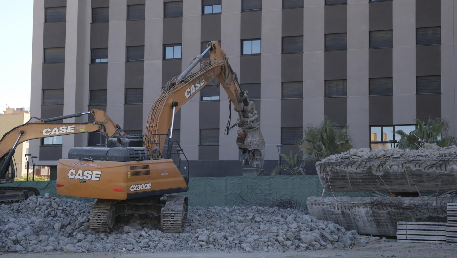 El Puente de la Avenida del Mediterráneo ya es historia, en imágenes