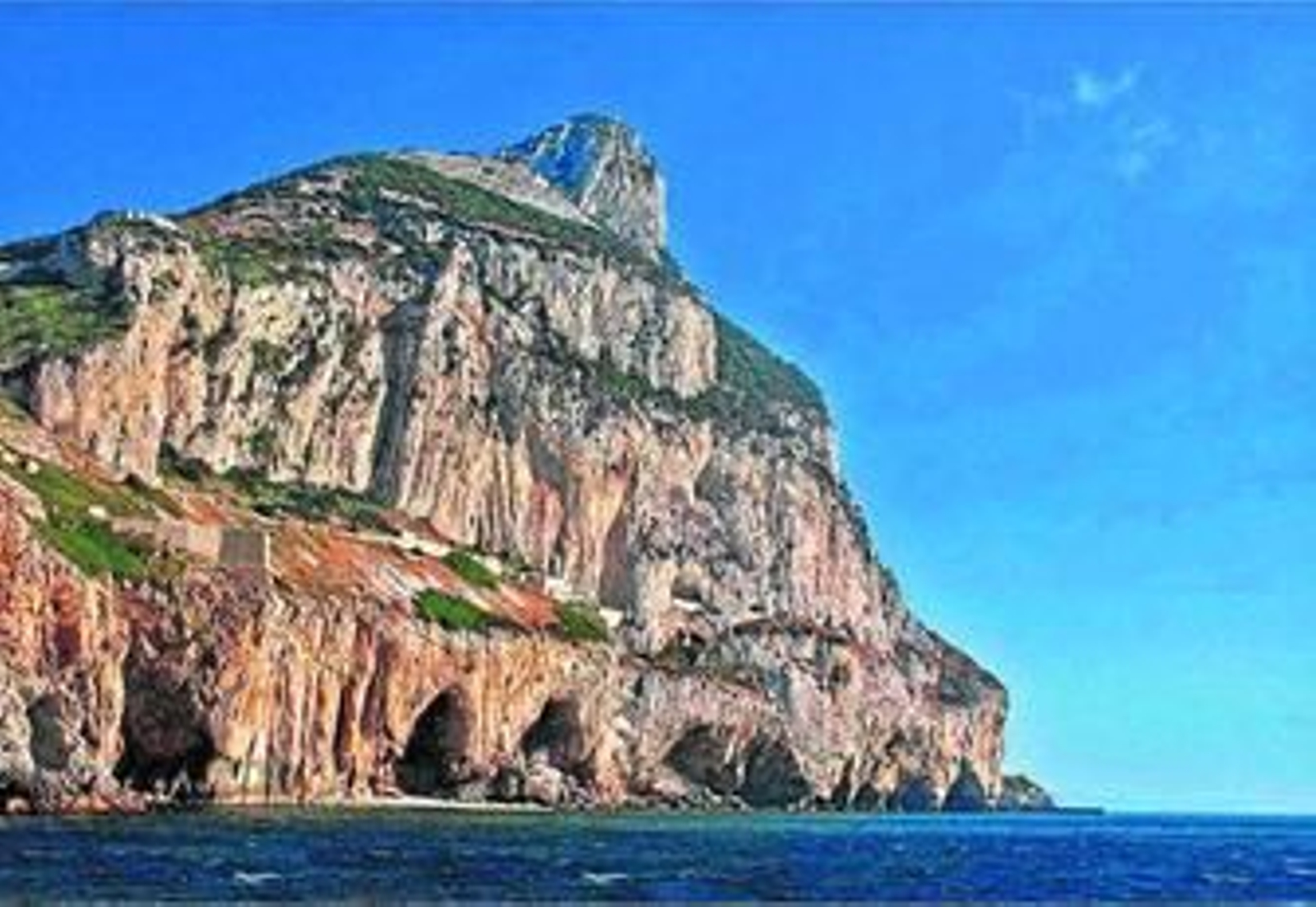 Imagen de la cara del Peñón desde la que se accede a la cueva de Gorham.