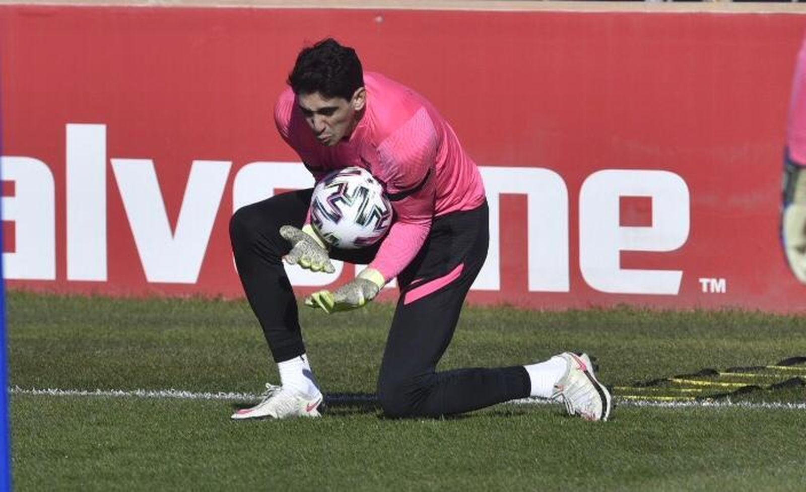 El portero Bono, en la sesión previa al viaje a Linares, hoy.