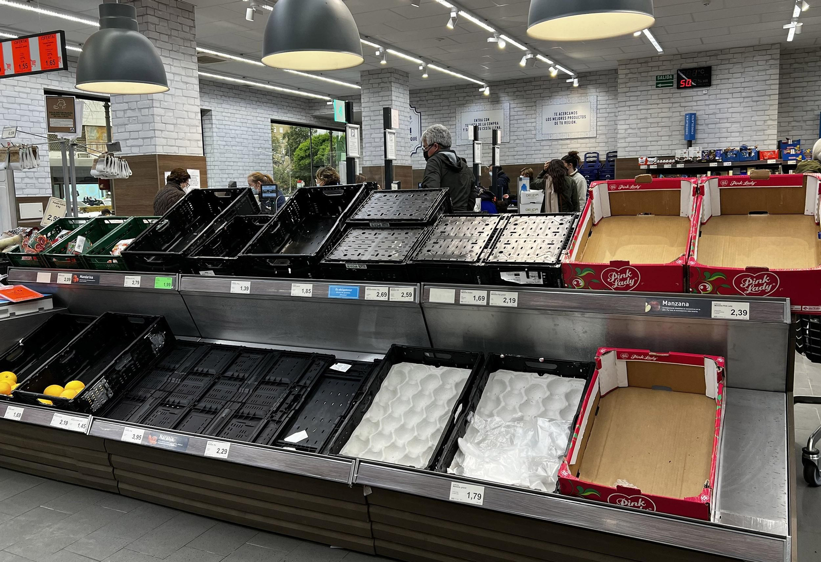 Desabastecimiento de alimentos en los supermercados de Sevilla