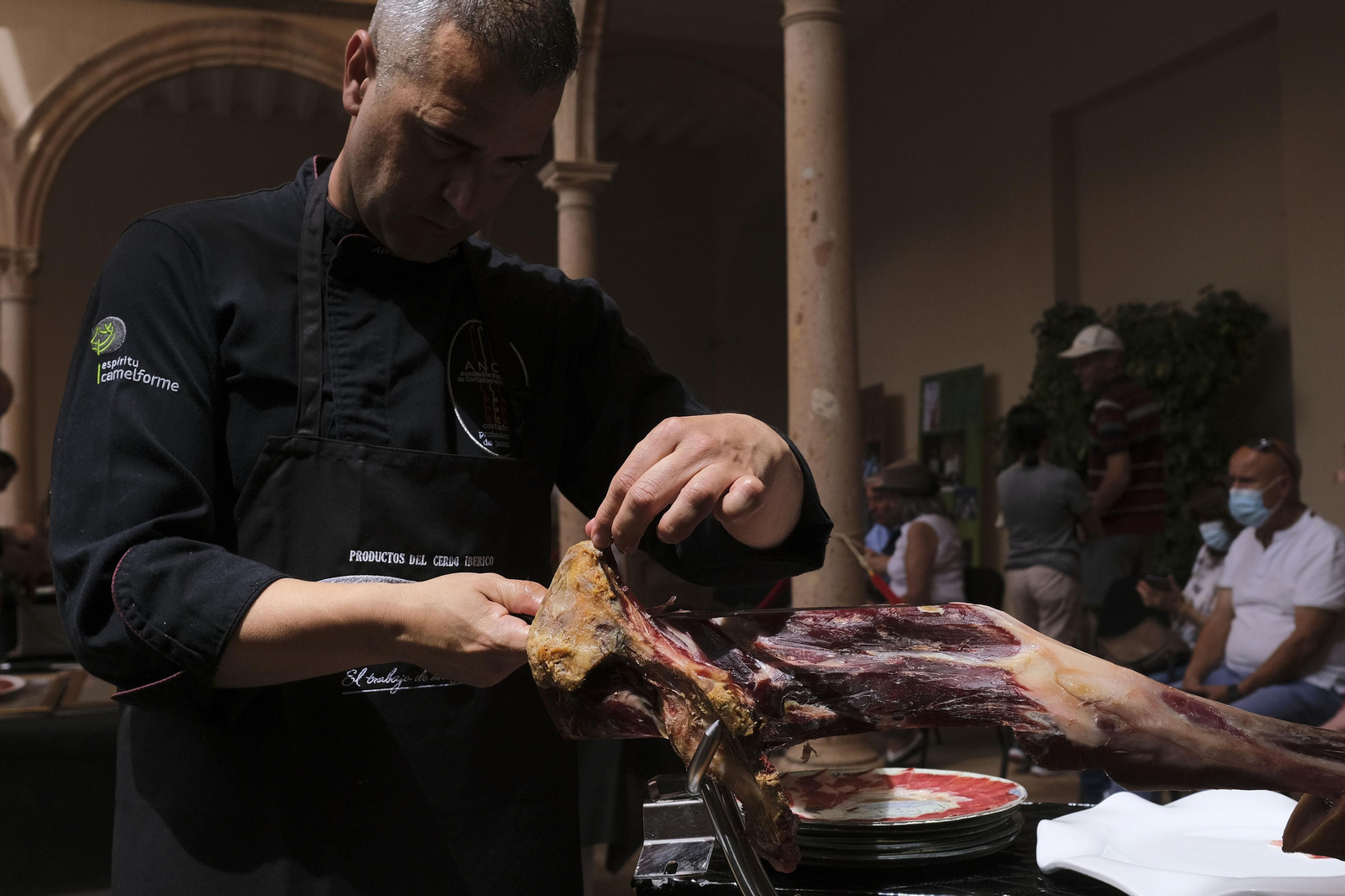 Concurso nacional de cortadores de jamón de Ronda, en fotos.