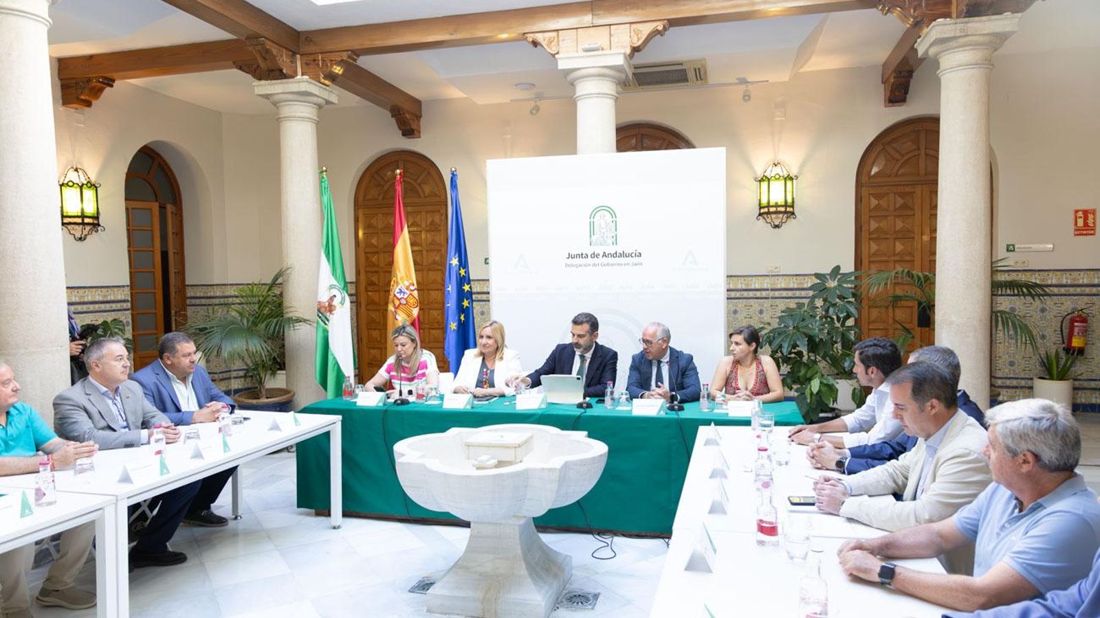 Reunión sebre economía circular con presidentes de las cooperitivas.
