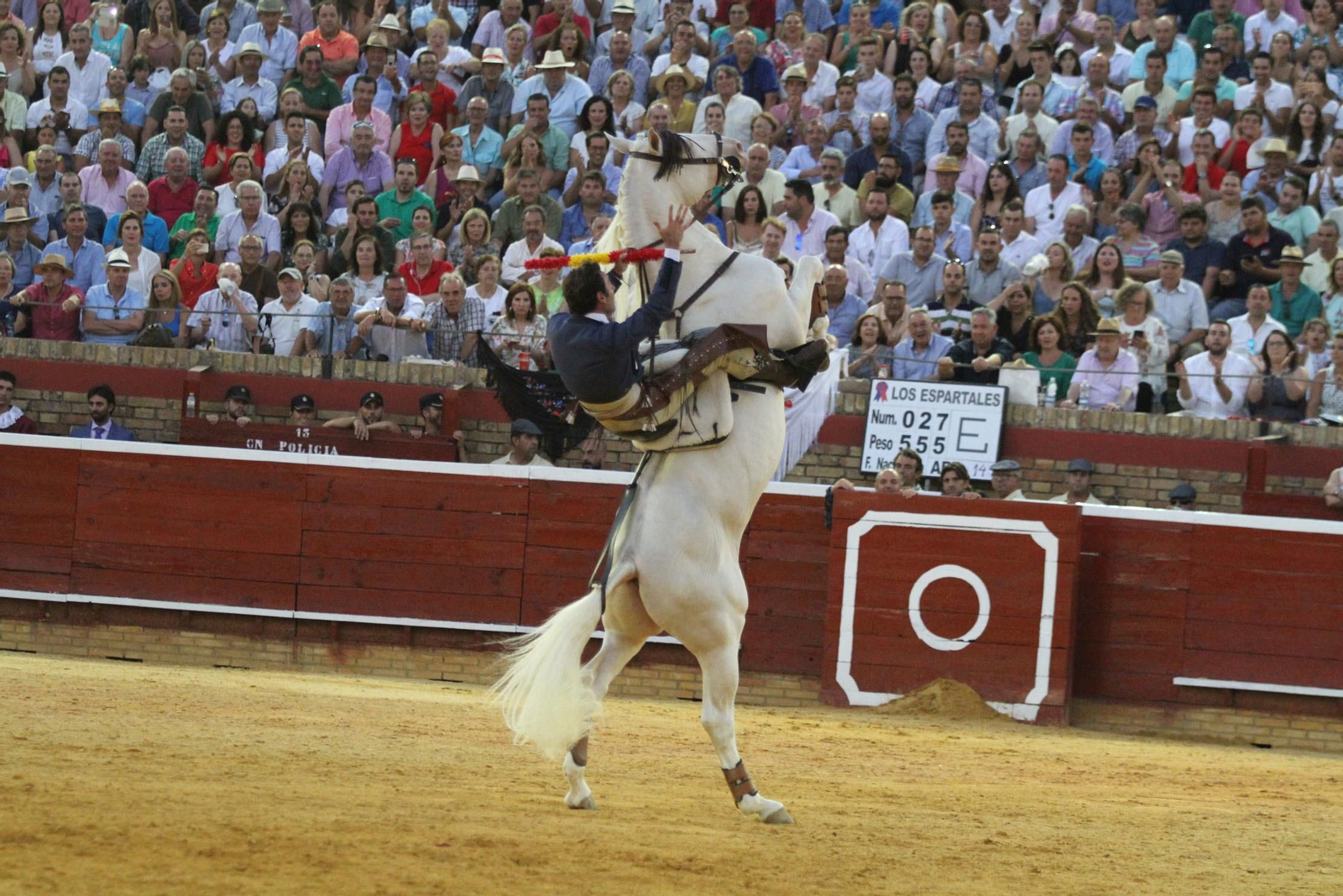 Festejo de Rejones en el coso de La Merced por Colombinas.