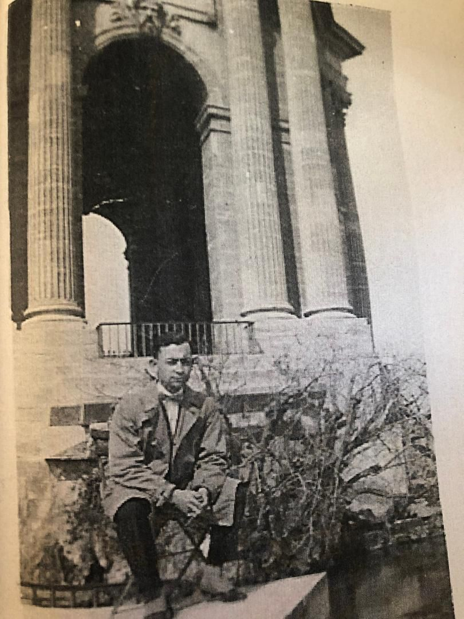 Marcos Zilbermann Dicker, en Montpellier, en 1929, donde hizo sus estudios de ingreso en la Universidad.